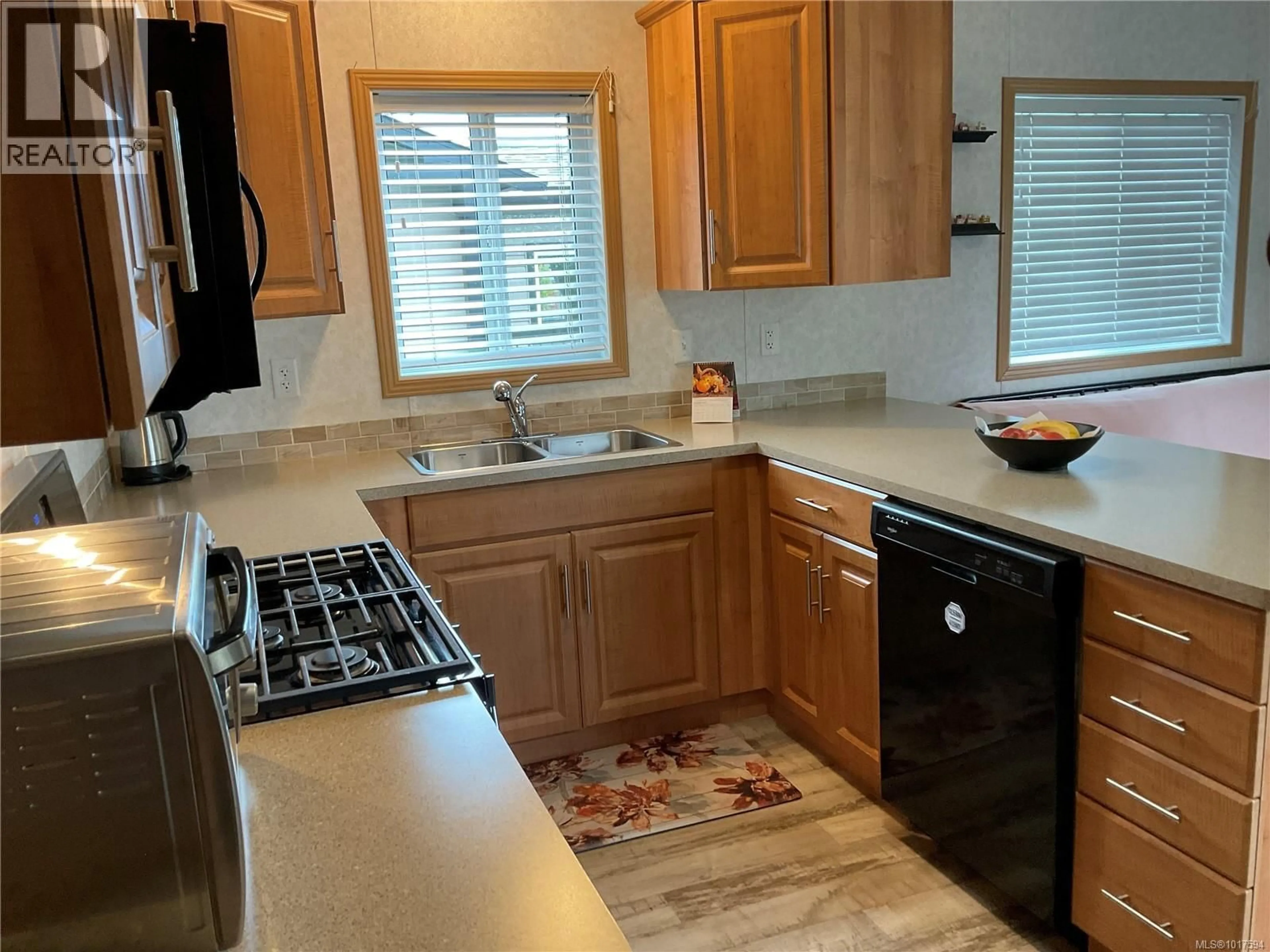 Standard kitchen, unknown for 3 - 1074 OLD VICTORIA ROAD, Nanaimo British Columbia V9R6L7