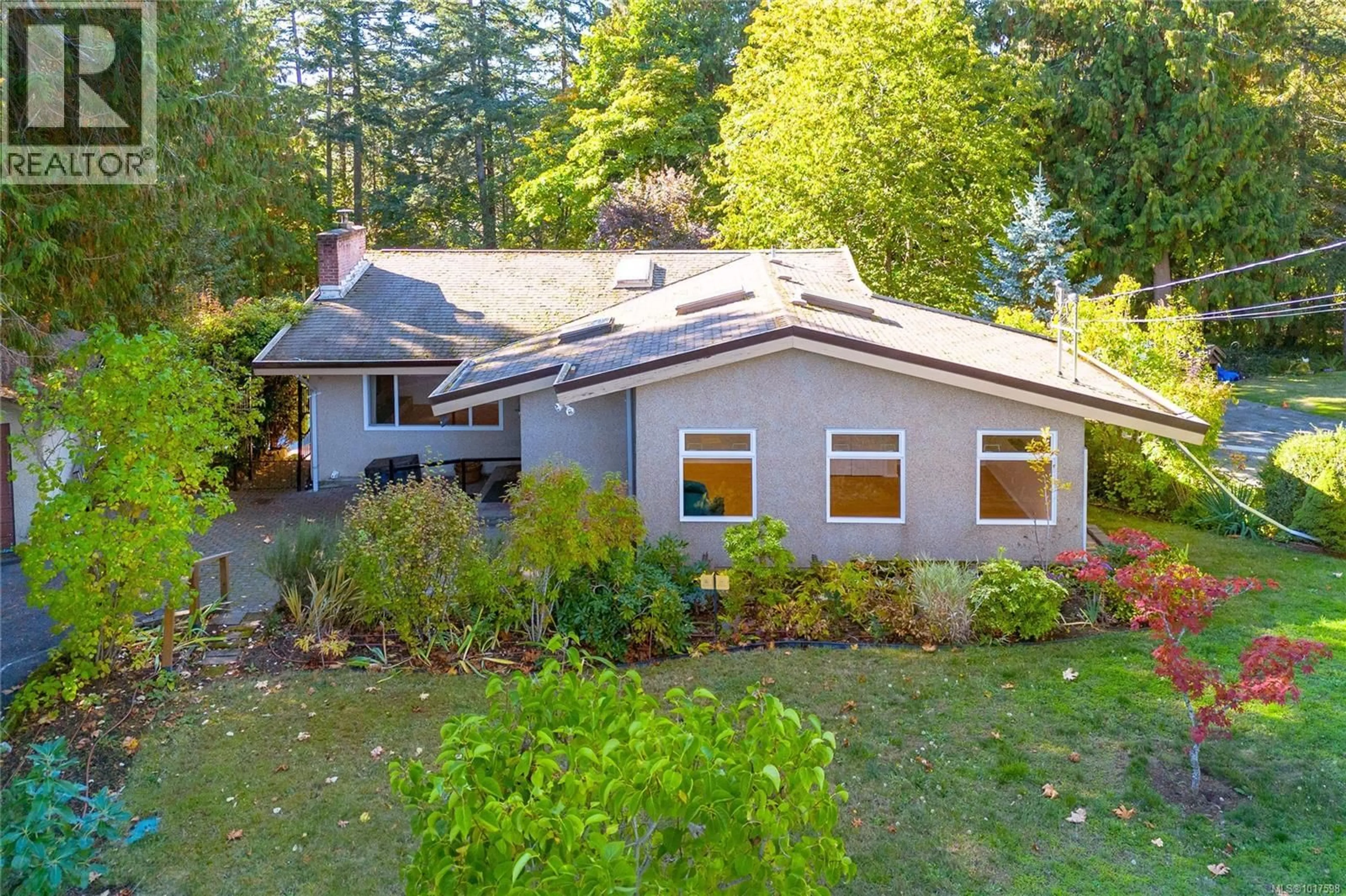 A pic from outside/outdoor area/front of a property/back of a property/a pic from drone, unknown for 7086 MABER ROAD, Central Saanich British Columbia V8M1S9