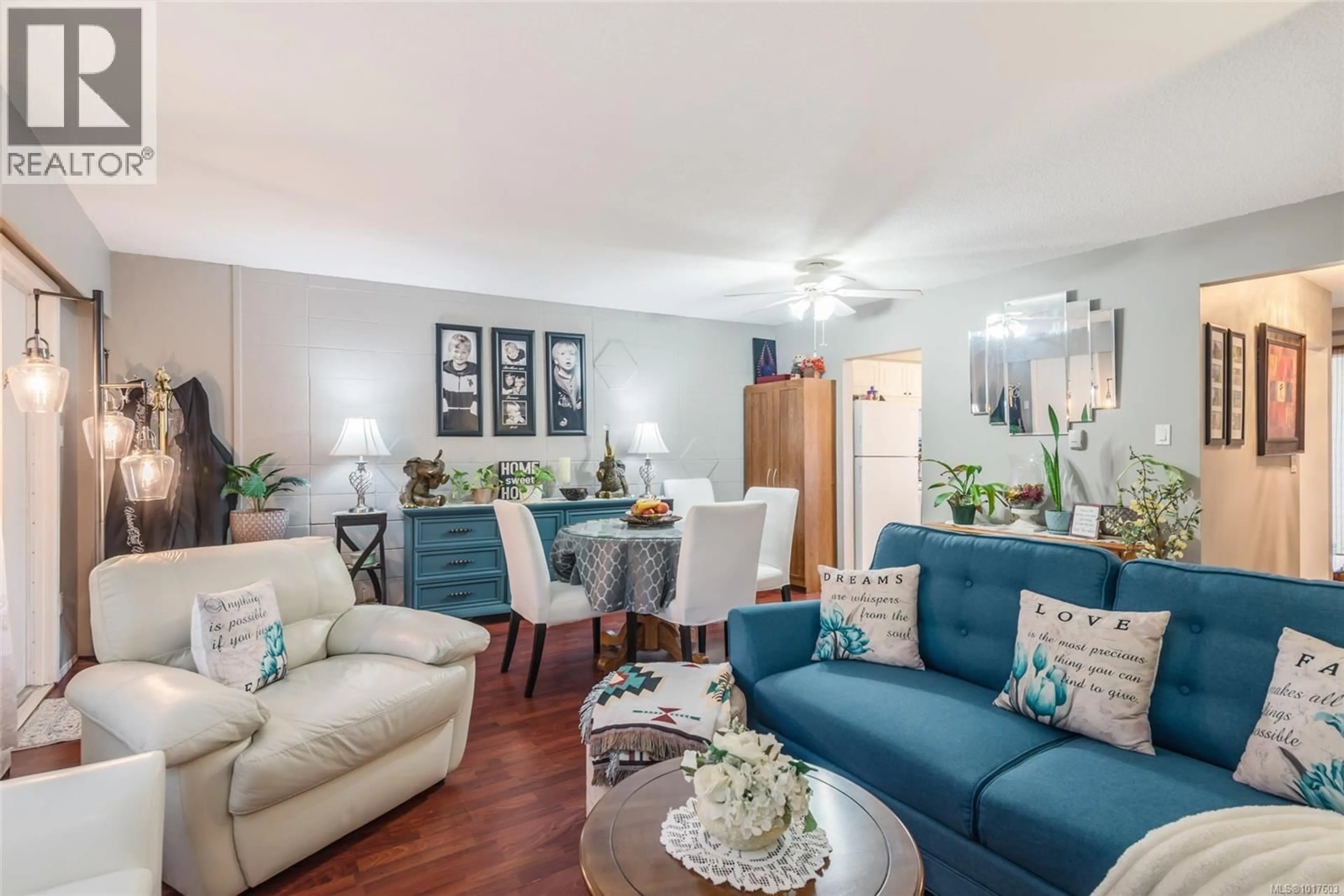 Living room with furniture, wood/laminate floor for 47 - 4110 KENDALL AVENUE, Port Alberni British Columbia V9Y5J1