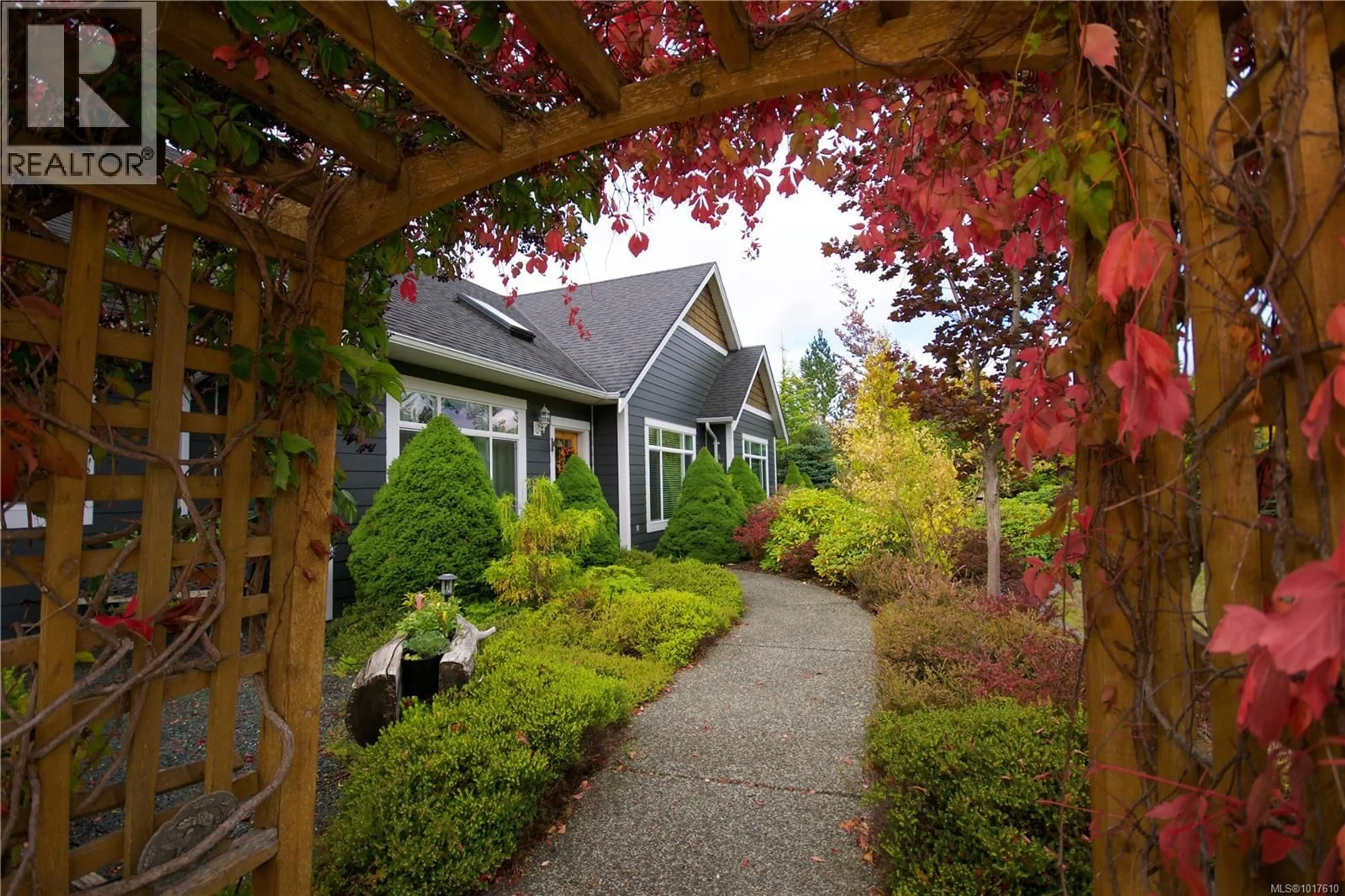 Patio, street for 2040 SUN KING ROAD, Coombs British Columbia V0R1M0