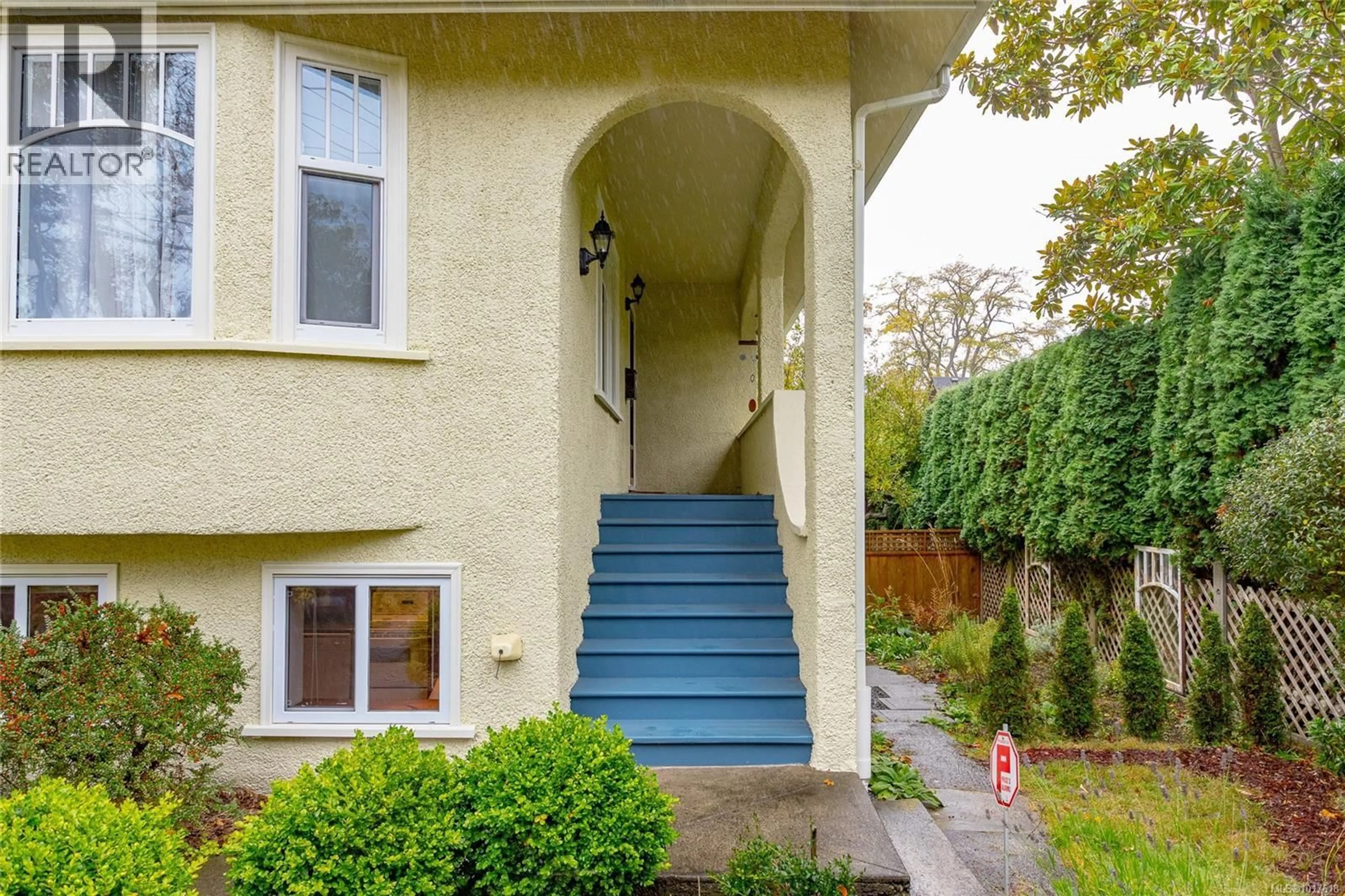 Unknown for 2051 GRANITE STREET, Oak Bay British Columbia V8S3G4