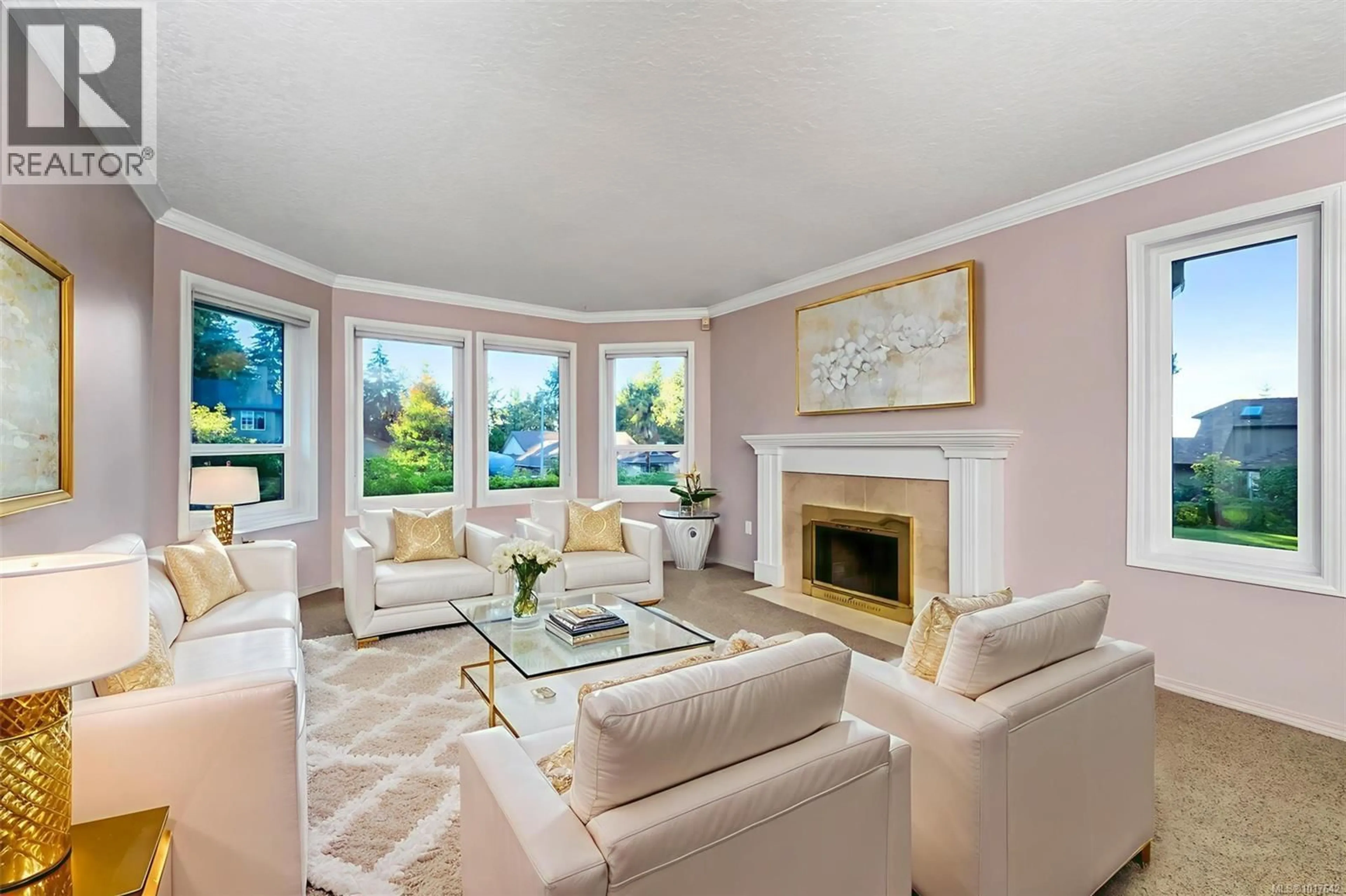Living room with furniture, unknown for 2431 WILCOX TERRACE, Central Saanich British Columbia V8Z5R7