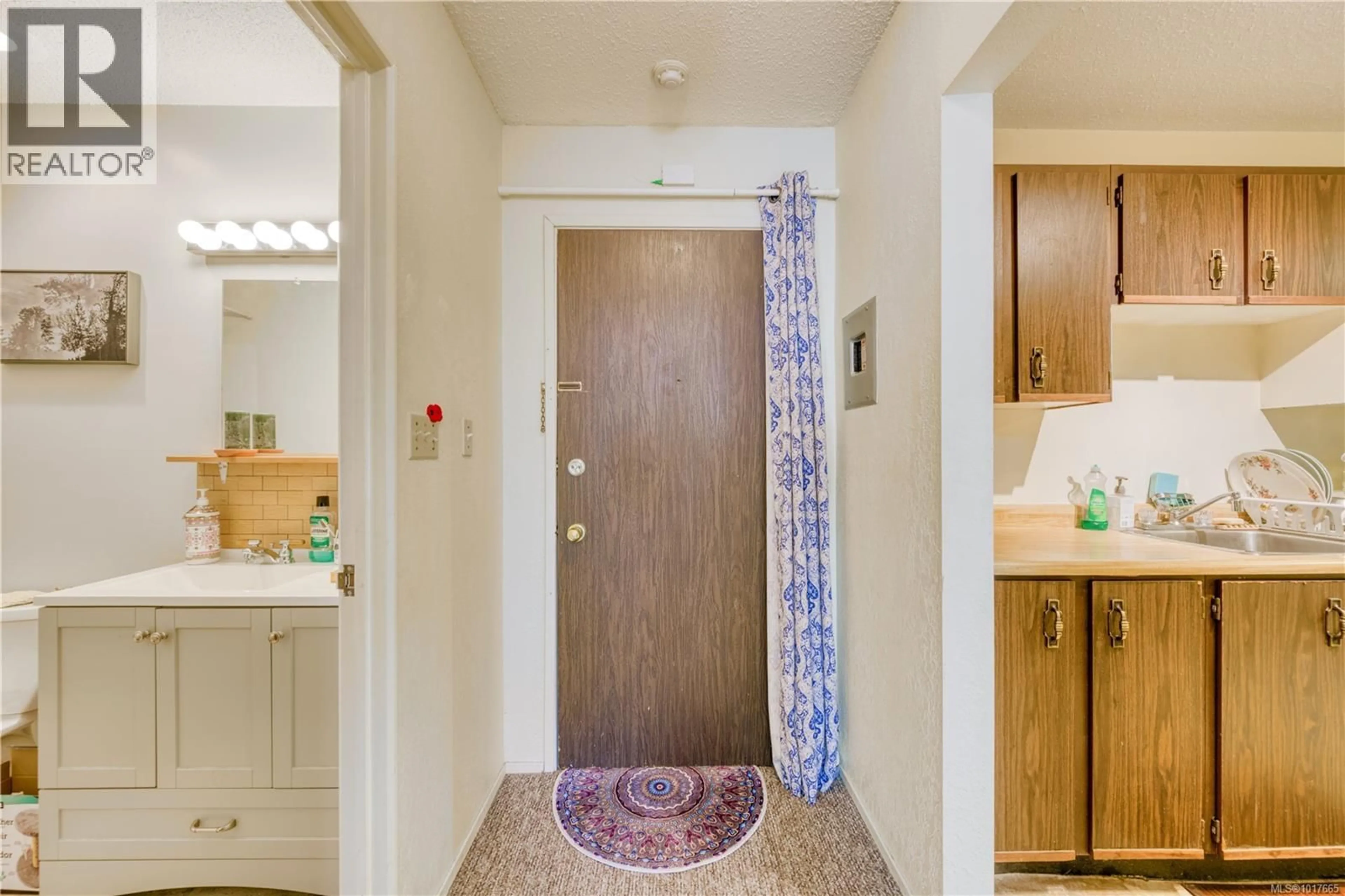 Indoor entryway for 403 - 7450 RUPERT STREET, Port Hardy British Columbia V0N2P0