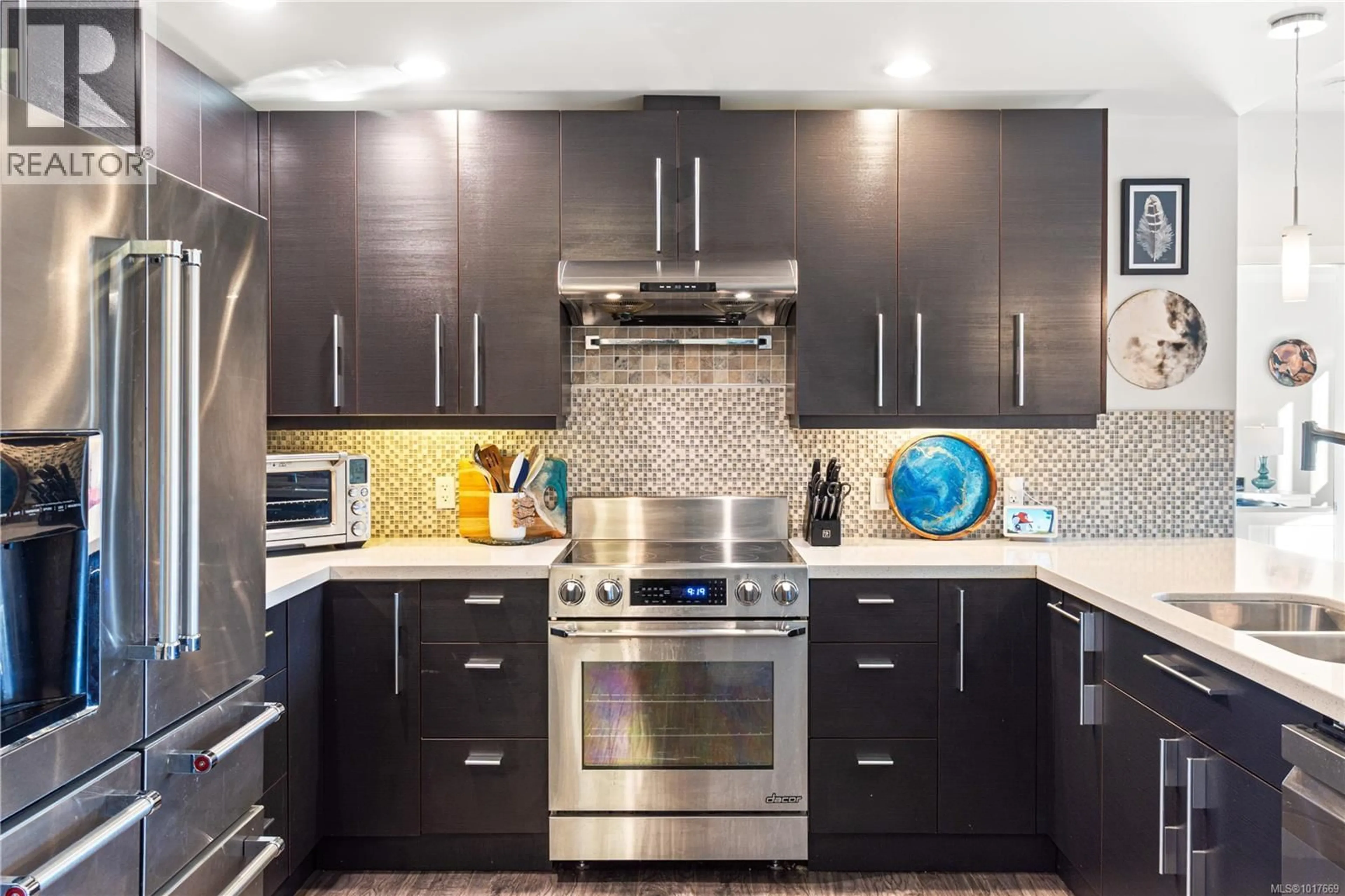 Contemporary kitchen, ceramic/tile floor for 203 - 439 COLLEGE ROAD, Qualicum Beach British Columbia V9K0B2