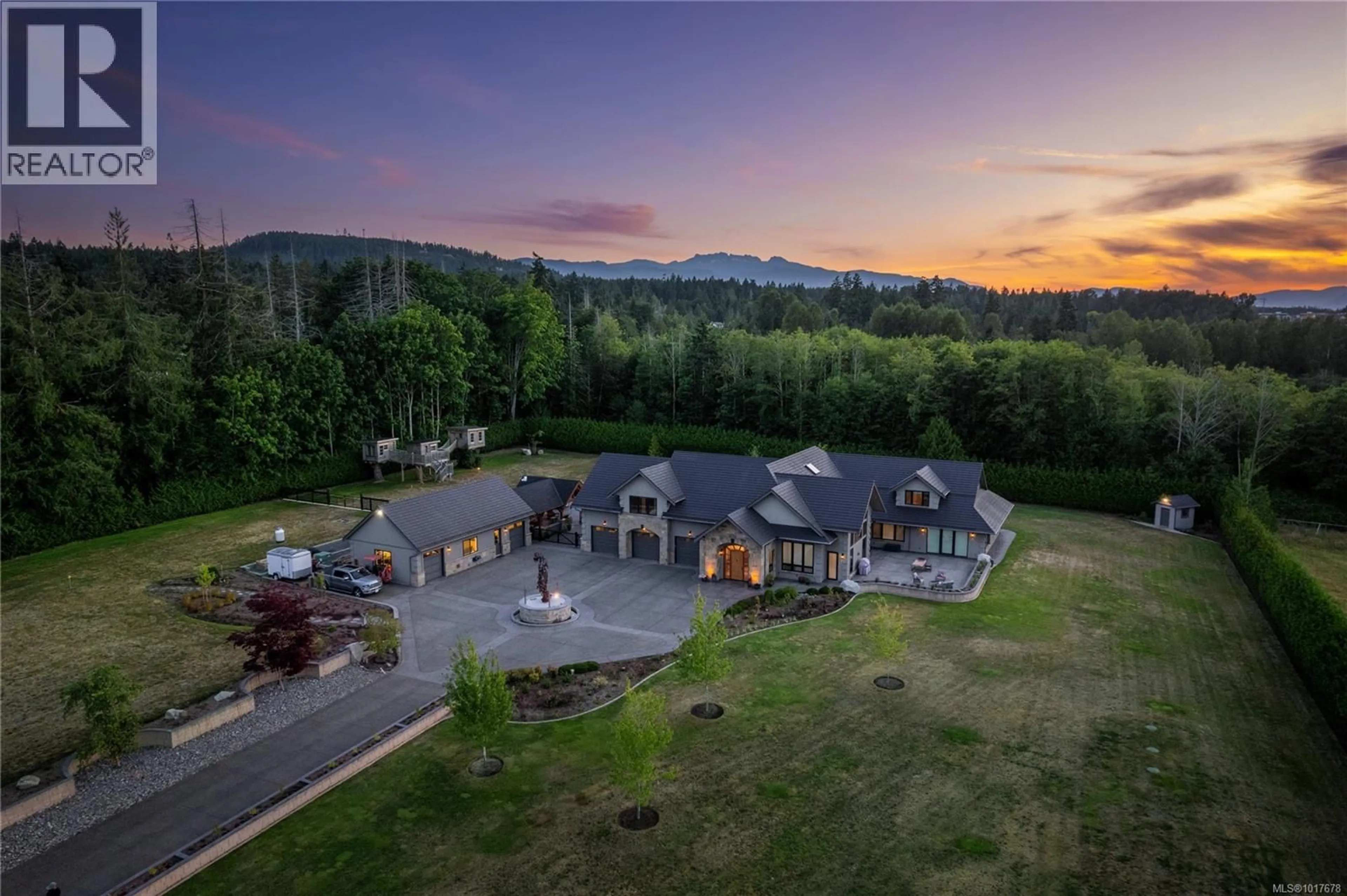 A pic from outside/outdoor area/front of a property/back of a property/a pic from drone, mountain view for 445 BLOWER ROAD, Parksville British Columbia V9P1V8