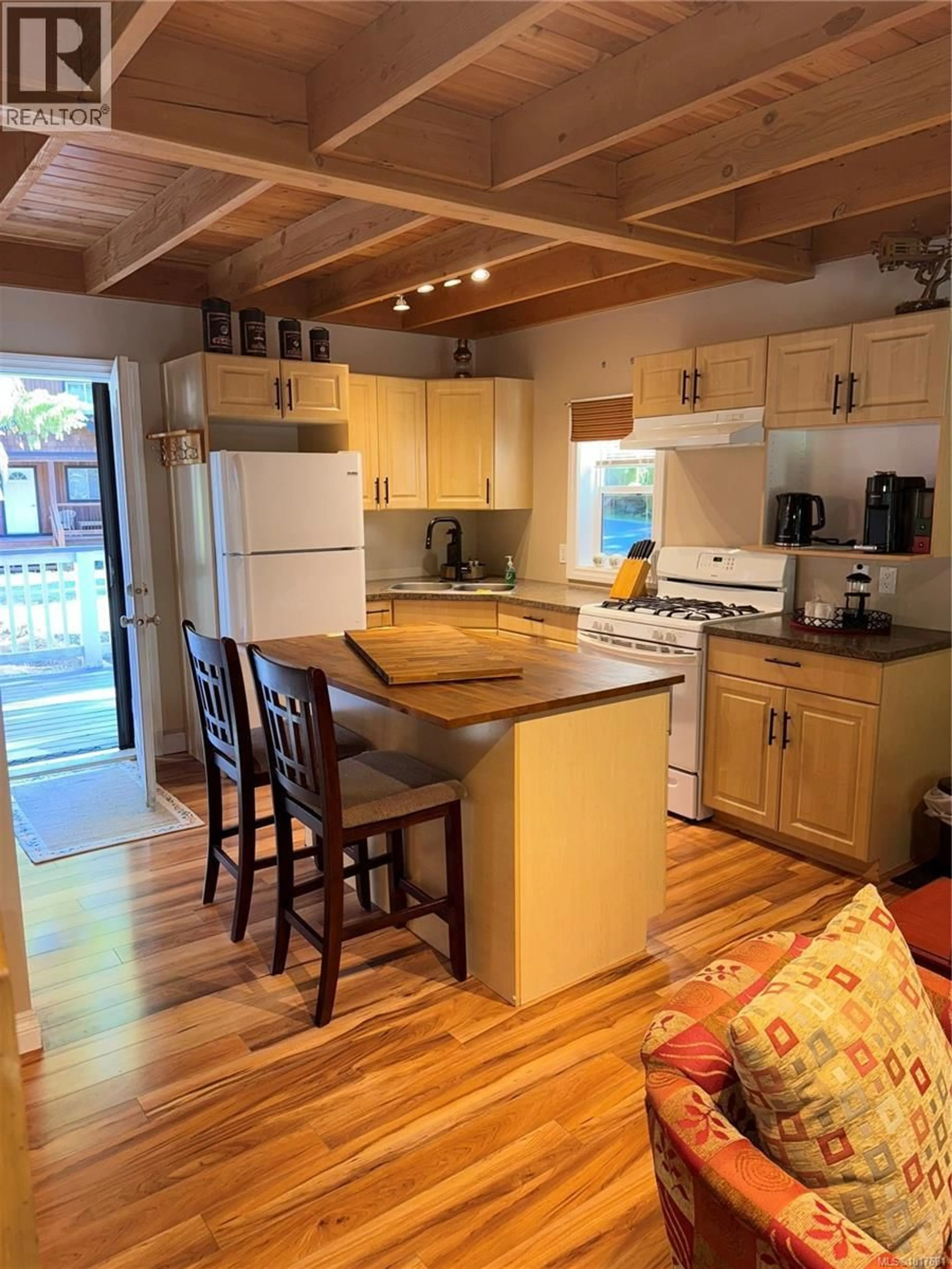 Open concept kitchen, wood/laminate floor for 40 - 2970 GLEN EAGLES ROAD, Shawnigan Lake British Columbia V0R2W0