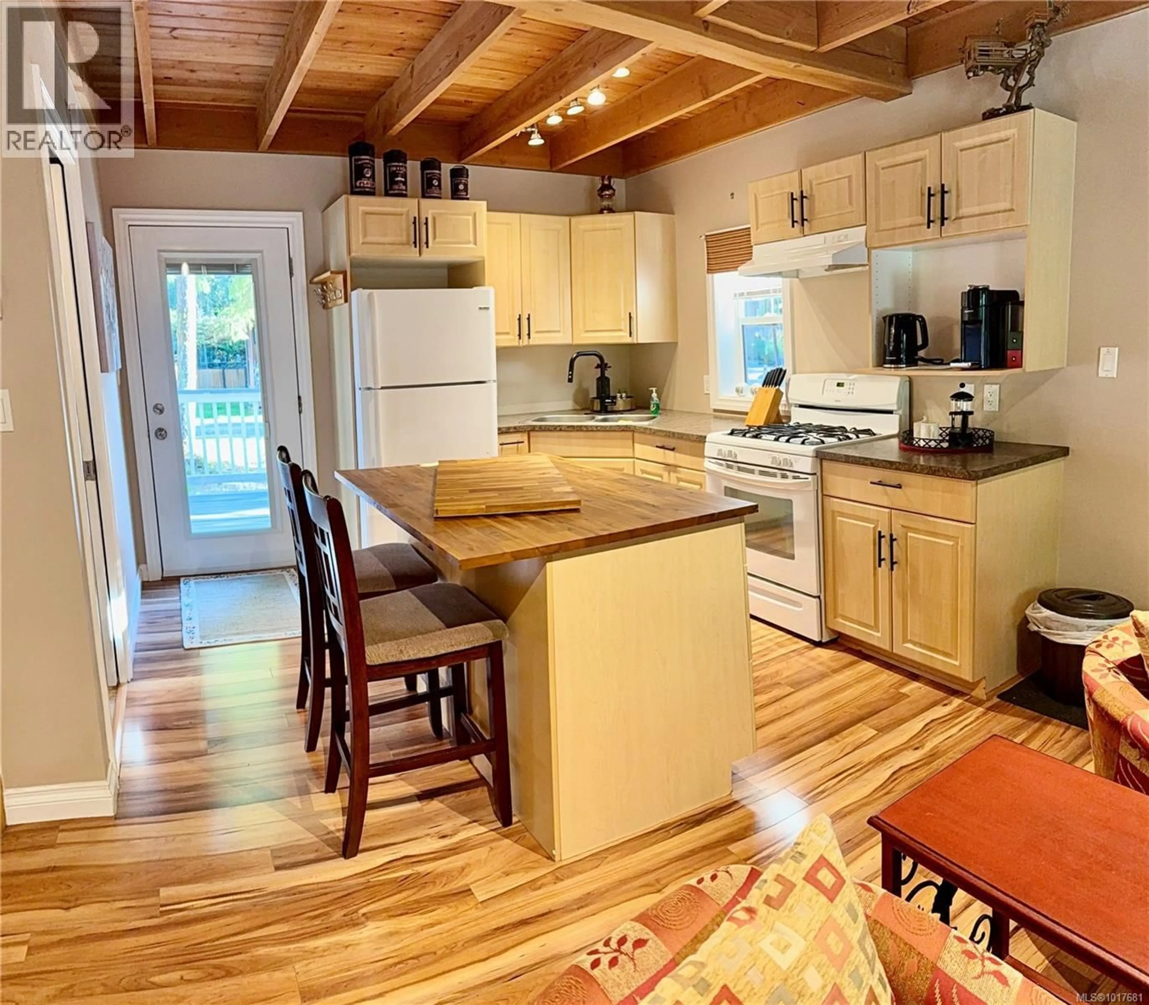 Open concept kitchen, wood/laminate floor for 40 - 2970 GLEN EAGLES ROAD, Shawnigan Lake British Columbia V0R2W0