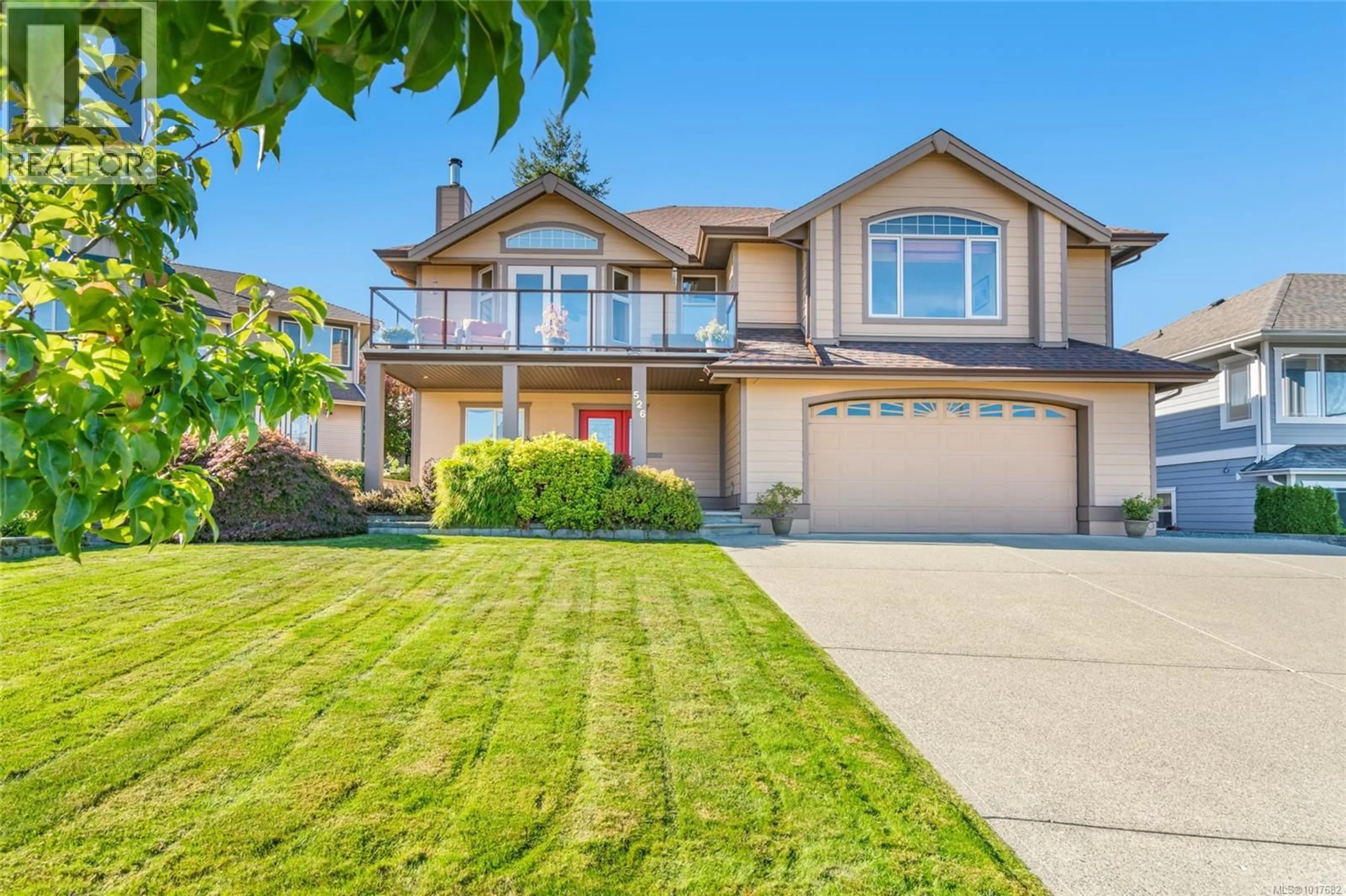 Home with vinyl exterior material, street for 526 DOUGLAS PLACE, Ladysmith British Columbia V9G2B9