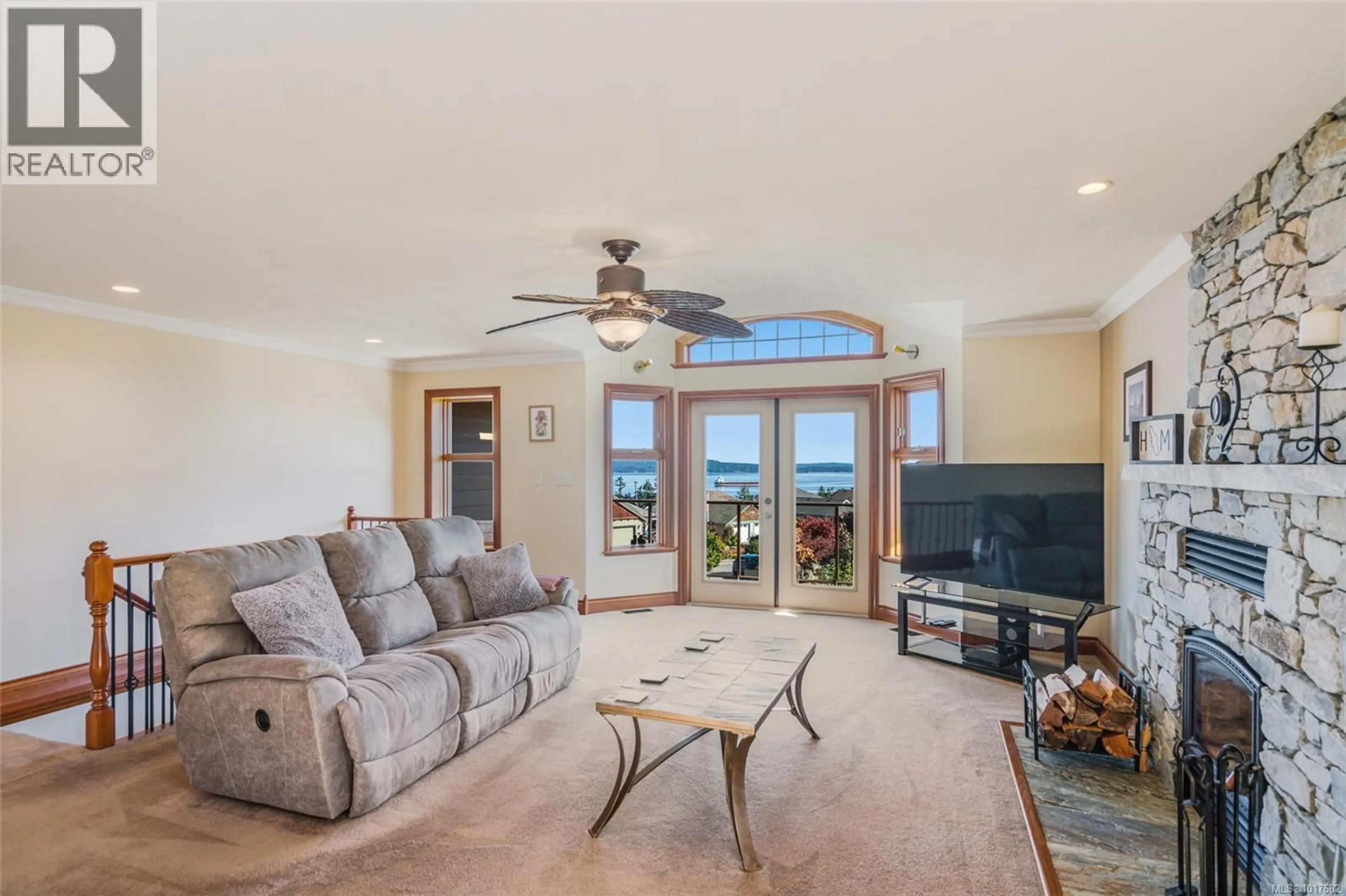 Living room with furniture, unknown for 526 DOUGLAS PLACE, Ladysmith British Columbia V9G2B9