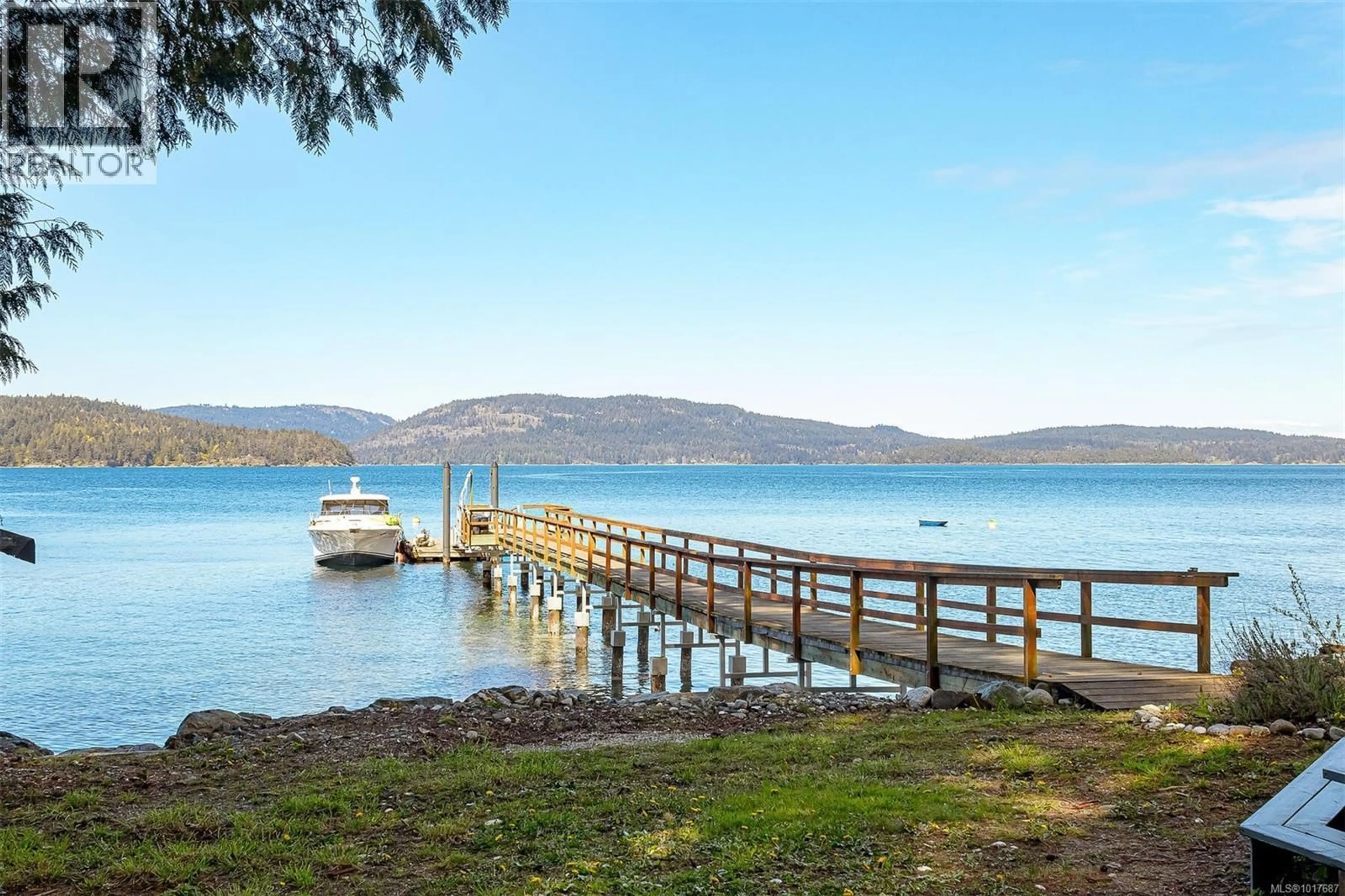 Patio, water/lake/river/ocean view for 109 MCKENZIE CRESCENT, Piers Island British Columbia V8L5Y7