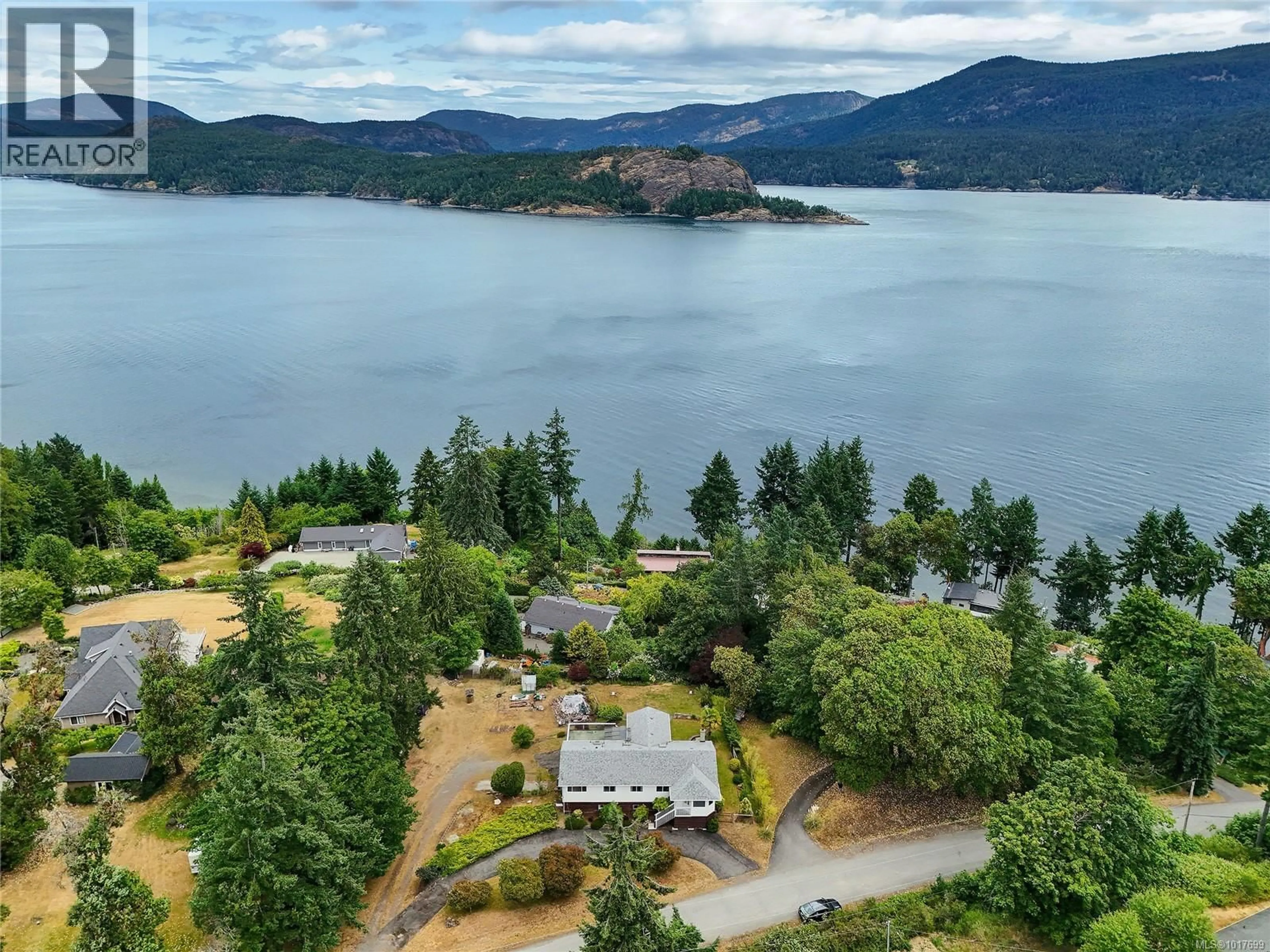 A pic from outside/outdoor area/front of a property/back of a property/a pic from drone, water/lake/river/ocean view for 1125 FAIRBANKS ROAD, Duncan British Columbia V0R1N2