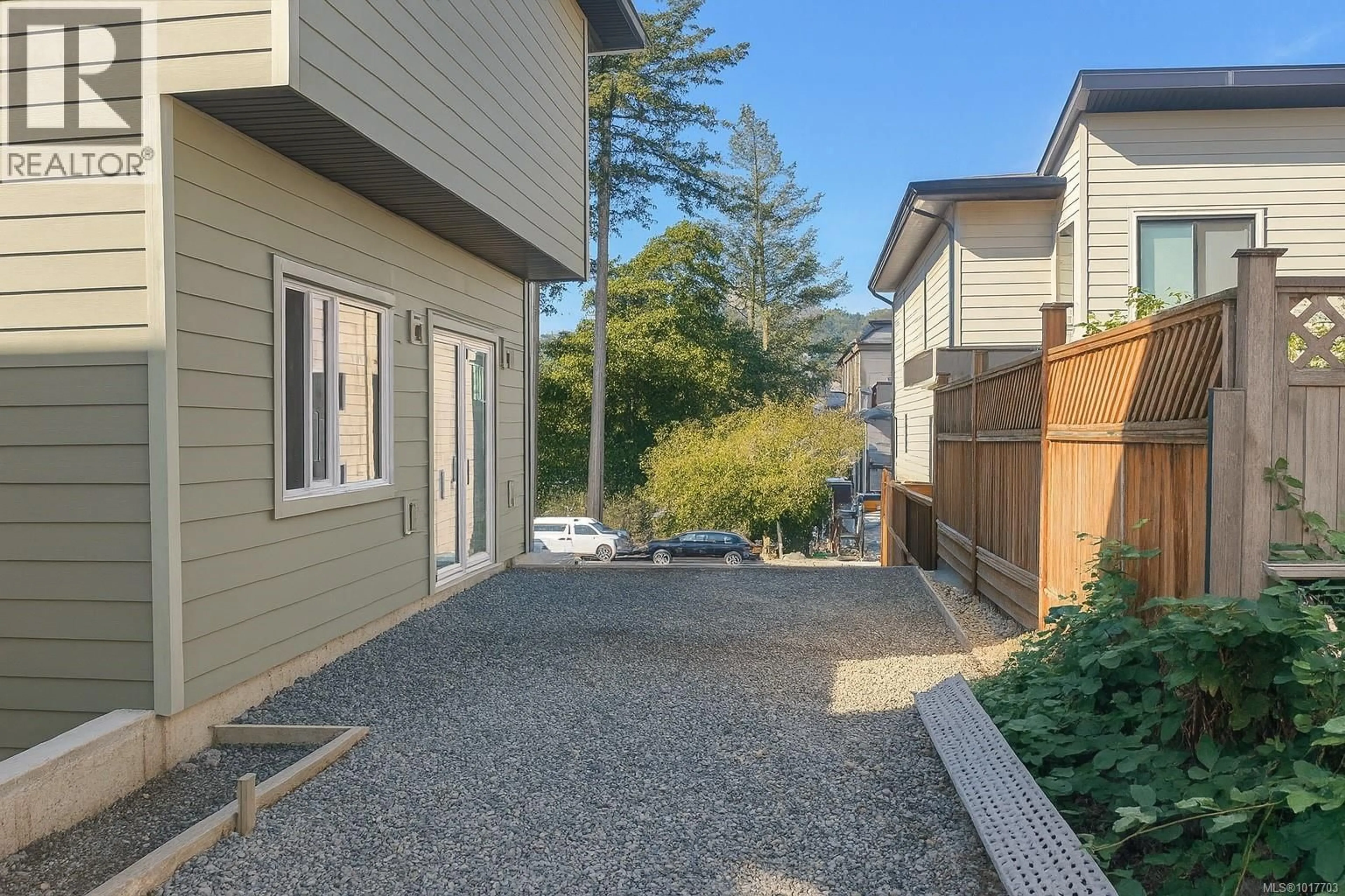 Unknown for 909 ROSEFINCH PLACE, Langford British Columbia V9C0J9