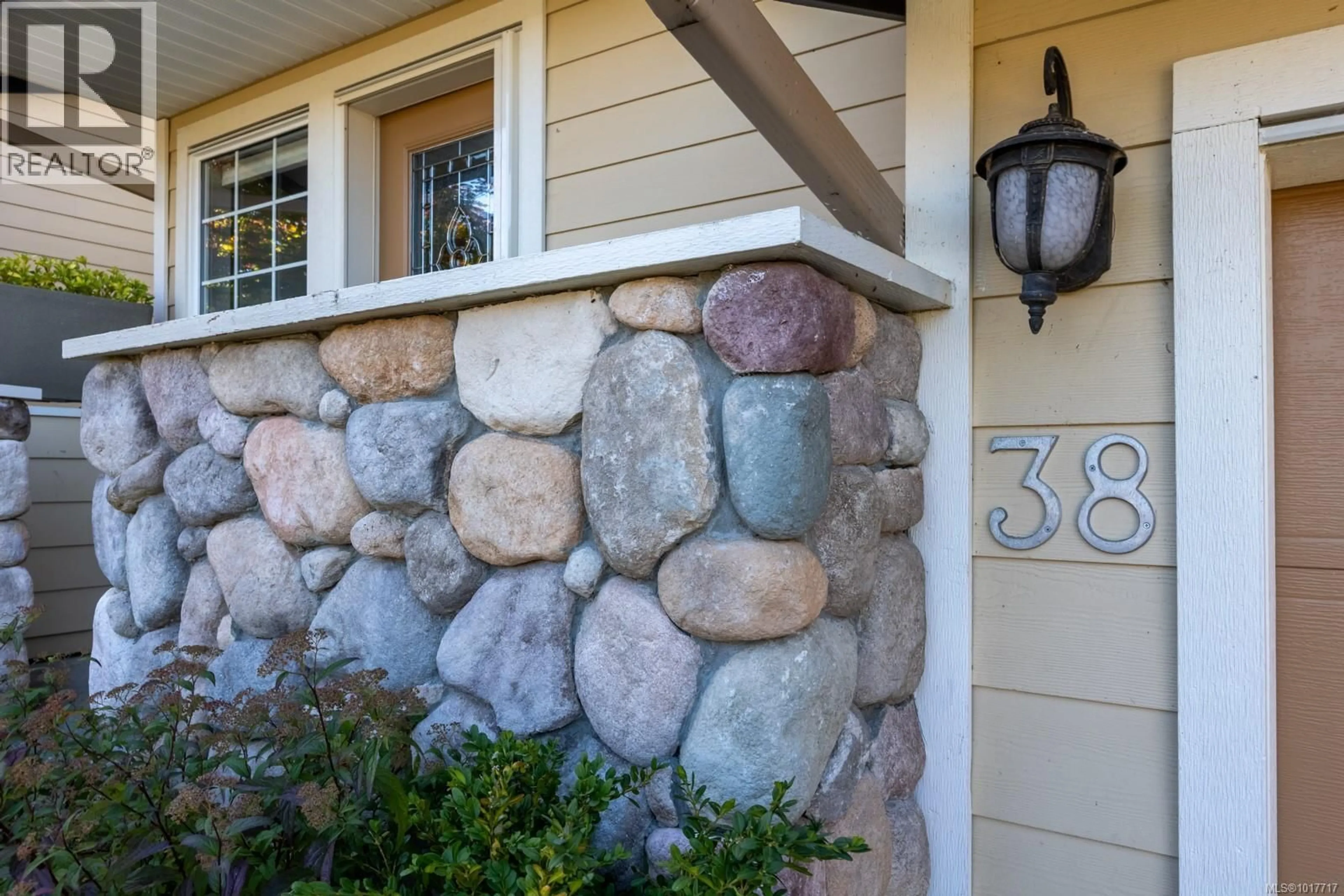 Unknown for 38 - 2728 1ST STREET, Courtenay British Columbia V9N4A4