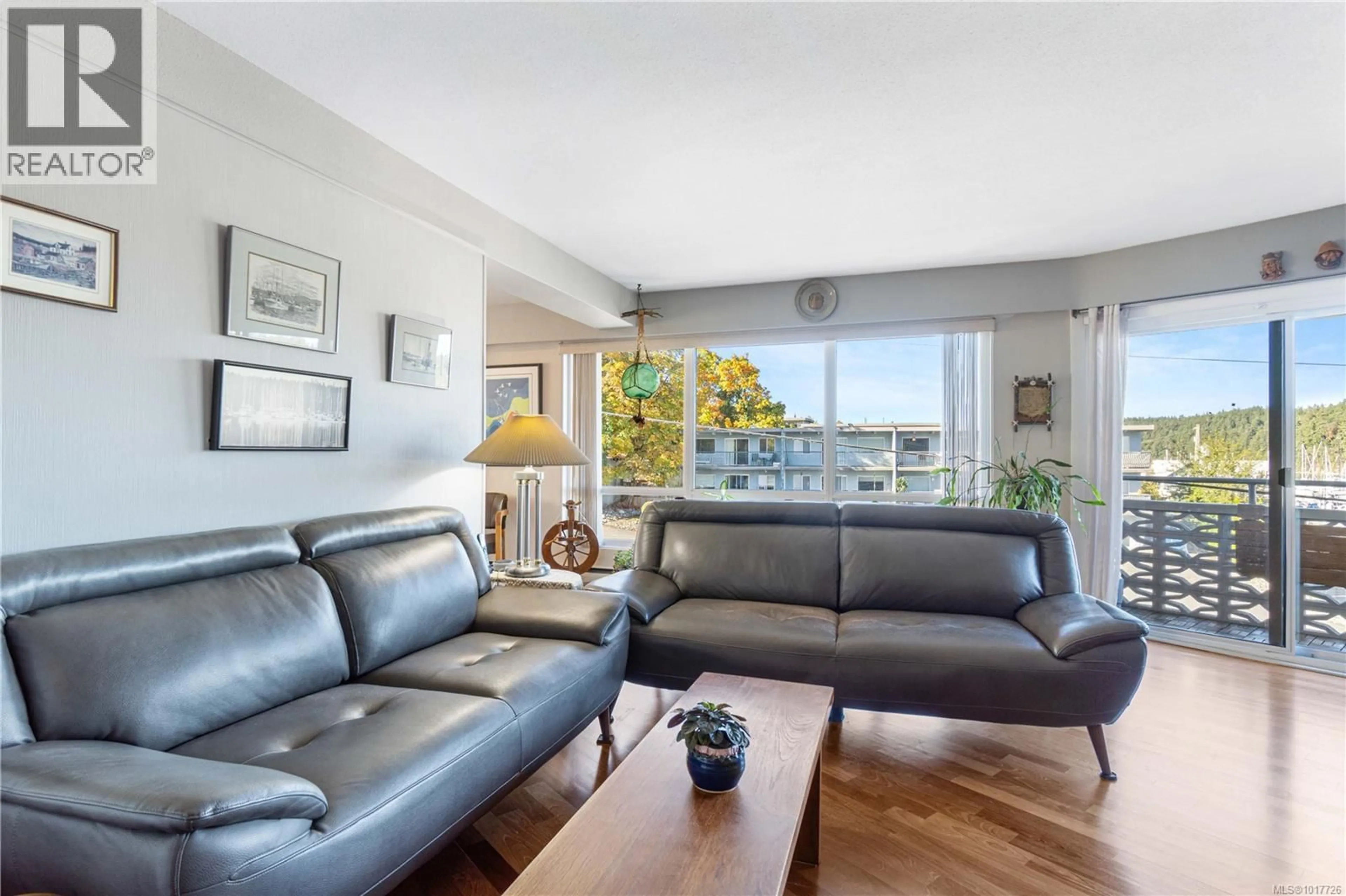 Living room with furniture, unknown for 201 - 375 NEWCASTLE AVENUE, Nanaimo British Columbia V9S4H9