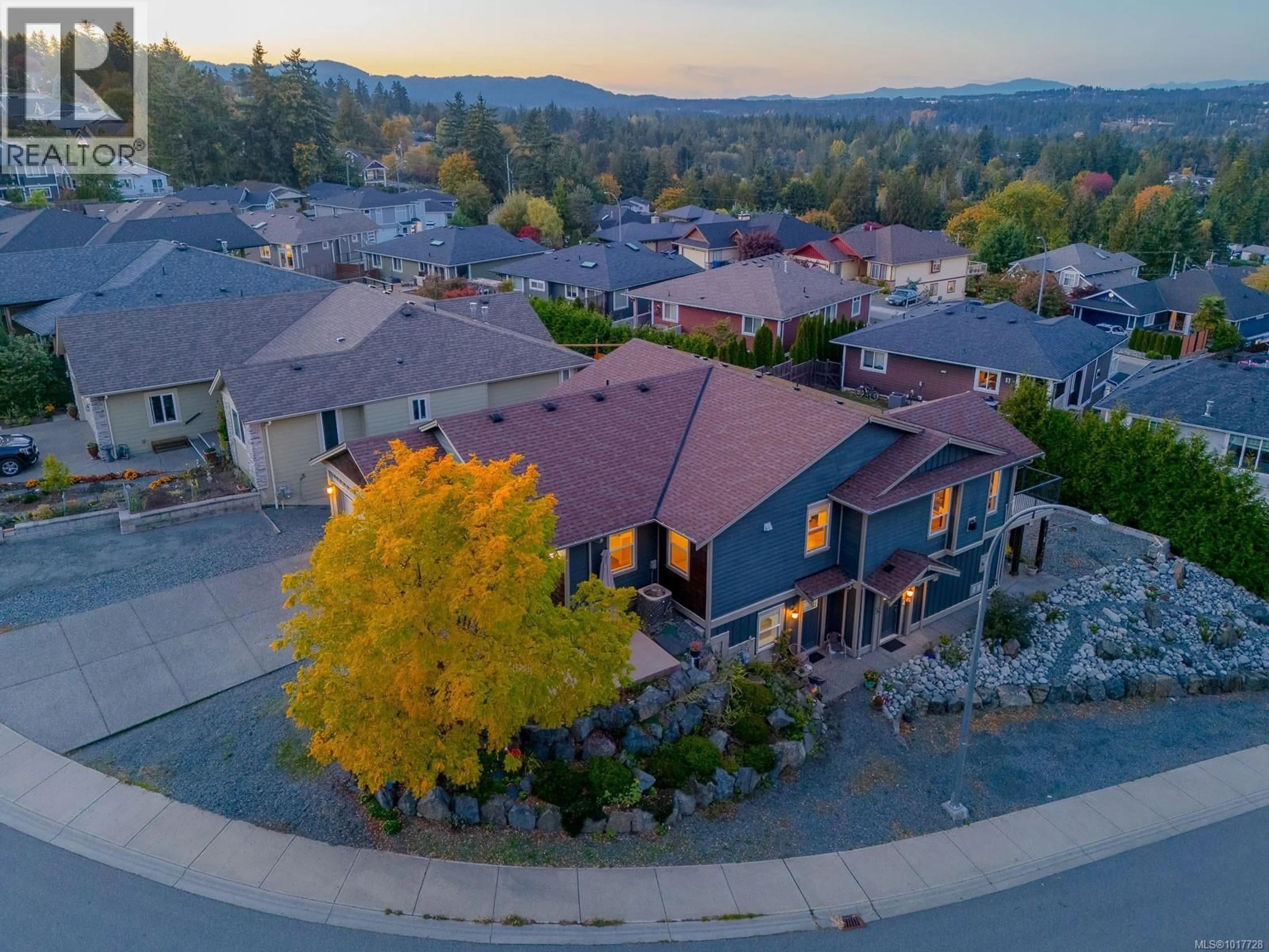 A pic from outside/outdoor area/front of a property/back of a property/a pic from drone, mountain view for 2204 BELWOOD ROAD, Nanaimo British Columbia V9R7C8