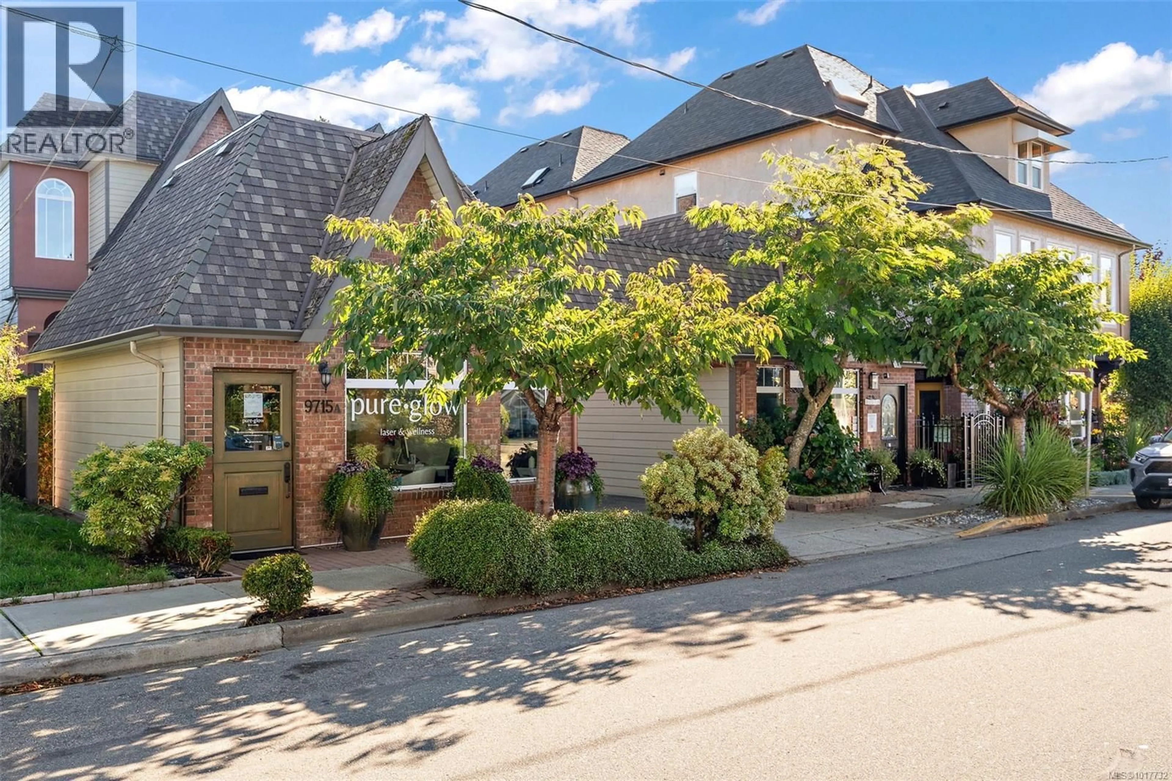 Patio, street for 9715 SECOND STREET, Sidney British Columbia V8L3E4
