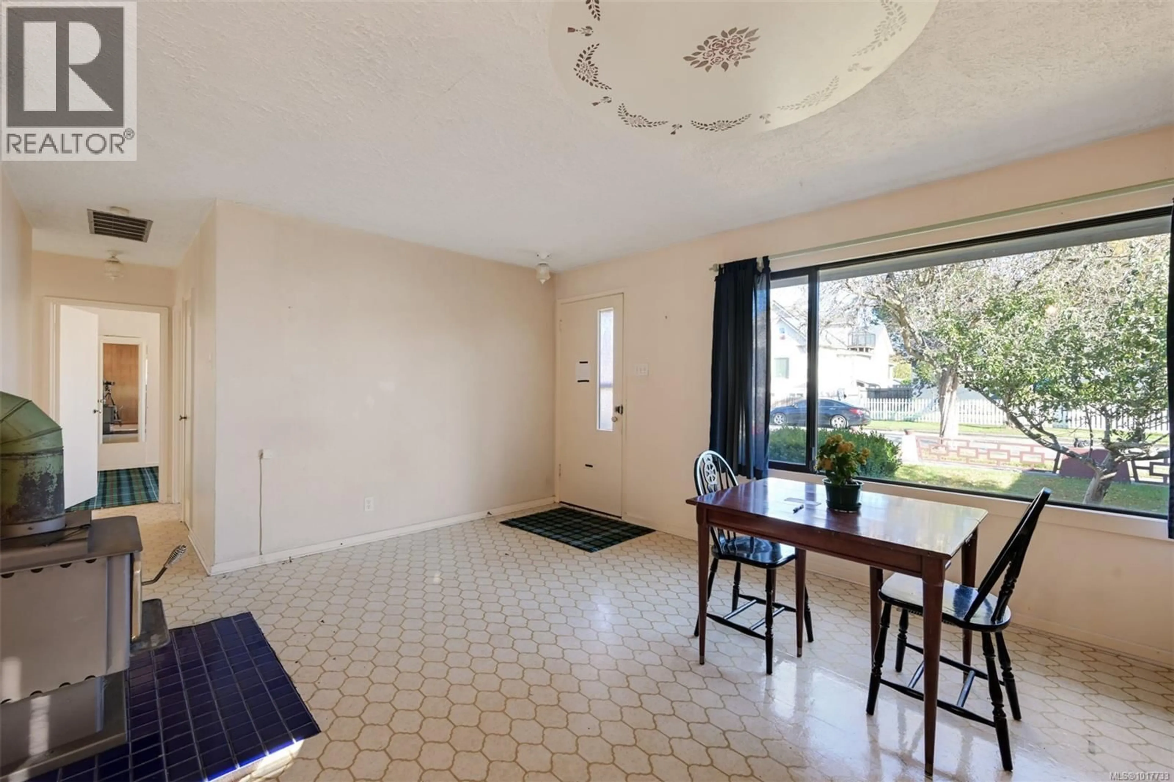 A pic of a room for 2336 HOWARD STREET, Victoria British Columbia V8R4K7