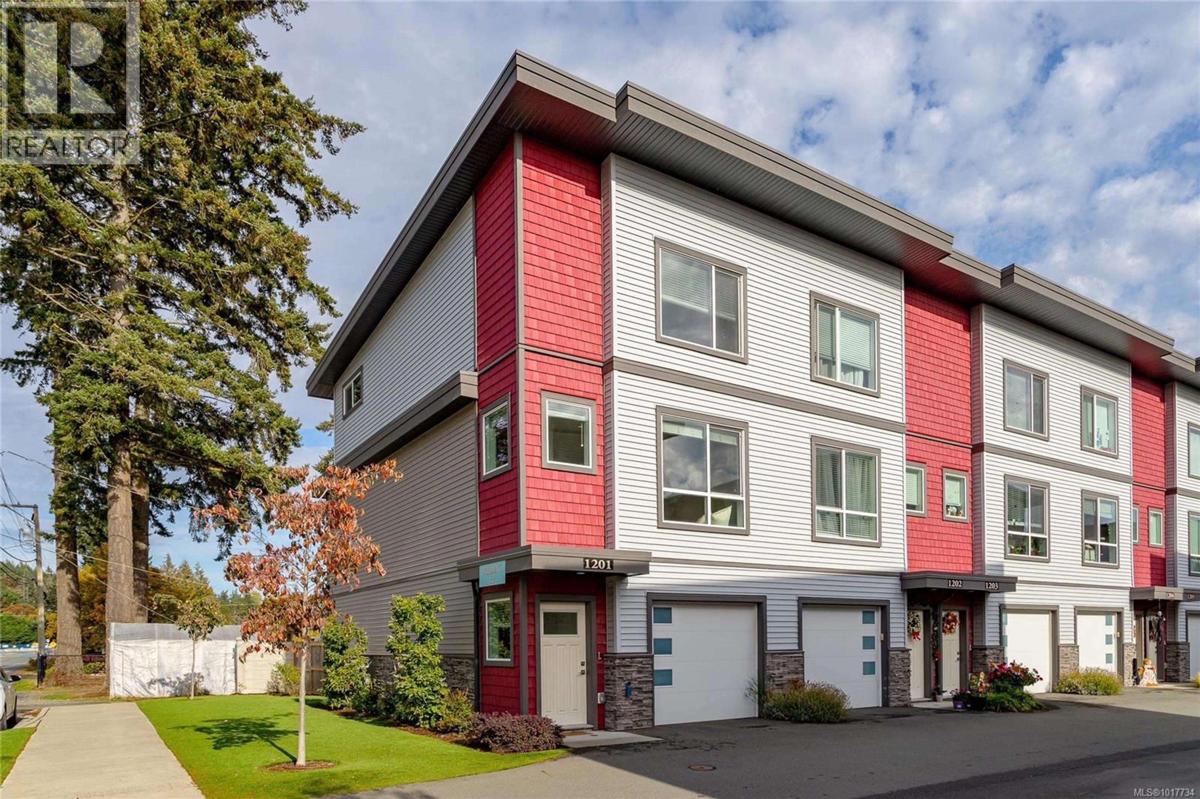 Home with vinyl exterior material, street for 1201 - 3351 LUXTON ROAD, Langford British Columbia V9C0P2