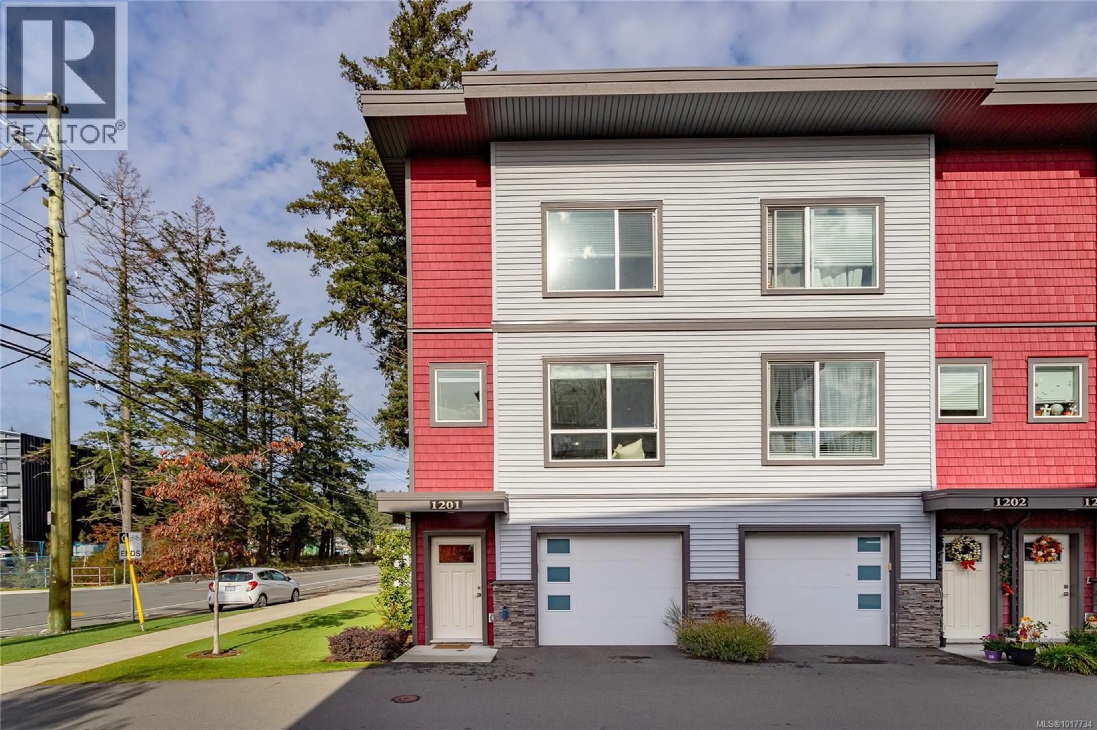 Home with vinyl exterior material, street for 1201 - 3351 LUXTON ROAD, Langford British Columbia V9C0P2
