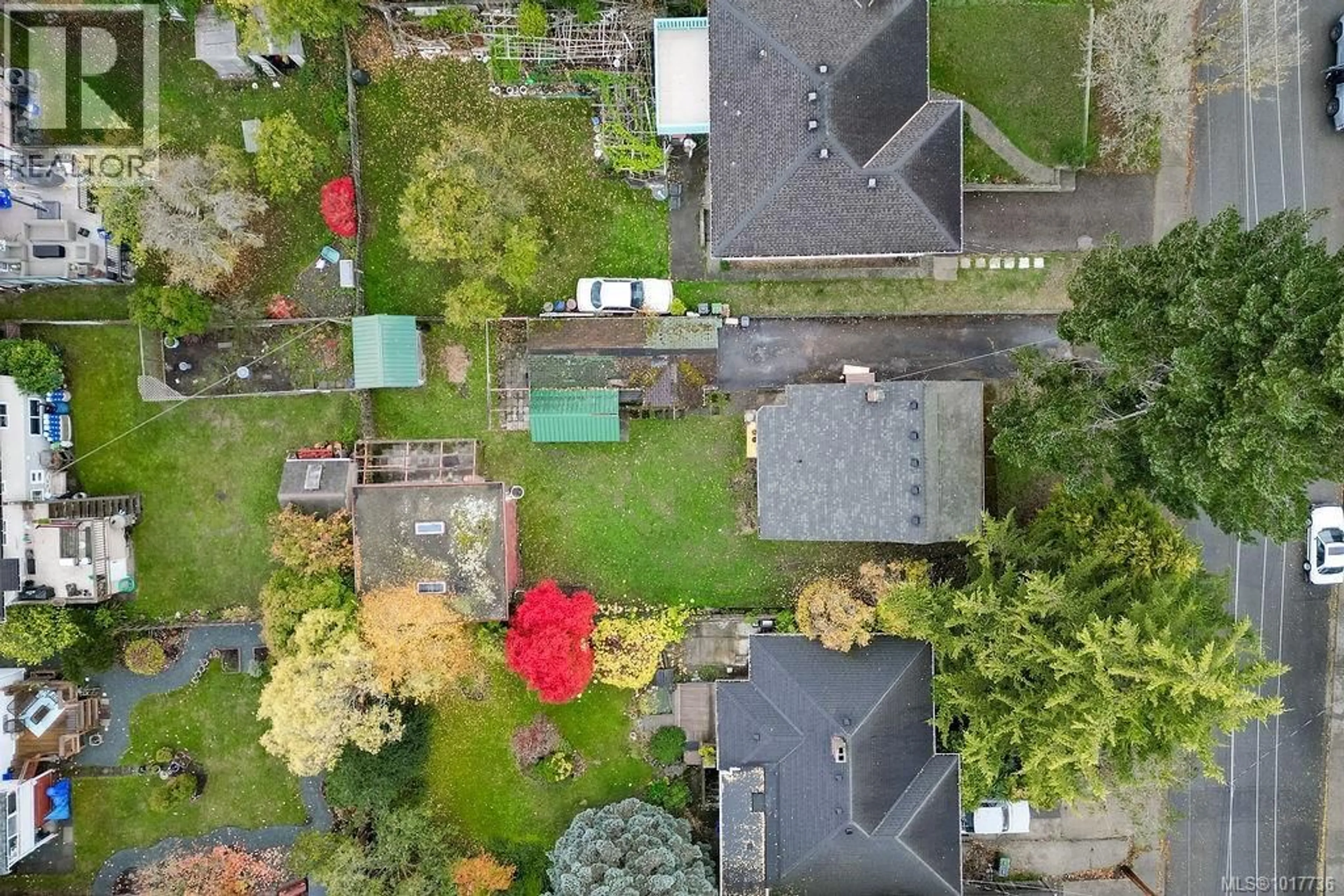 A pic from outside/outdoor area/front of a property/back of a property/a pic from drone, street for 1467 FINLAYSON PLACE, Victoria British Columbia V8T2V8