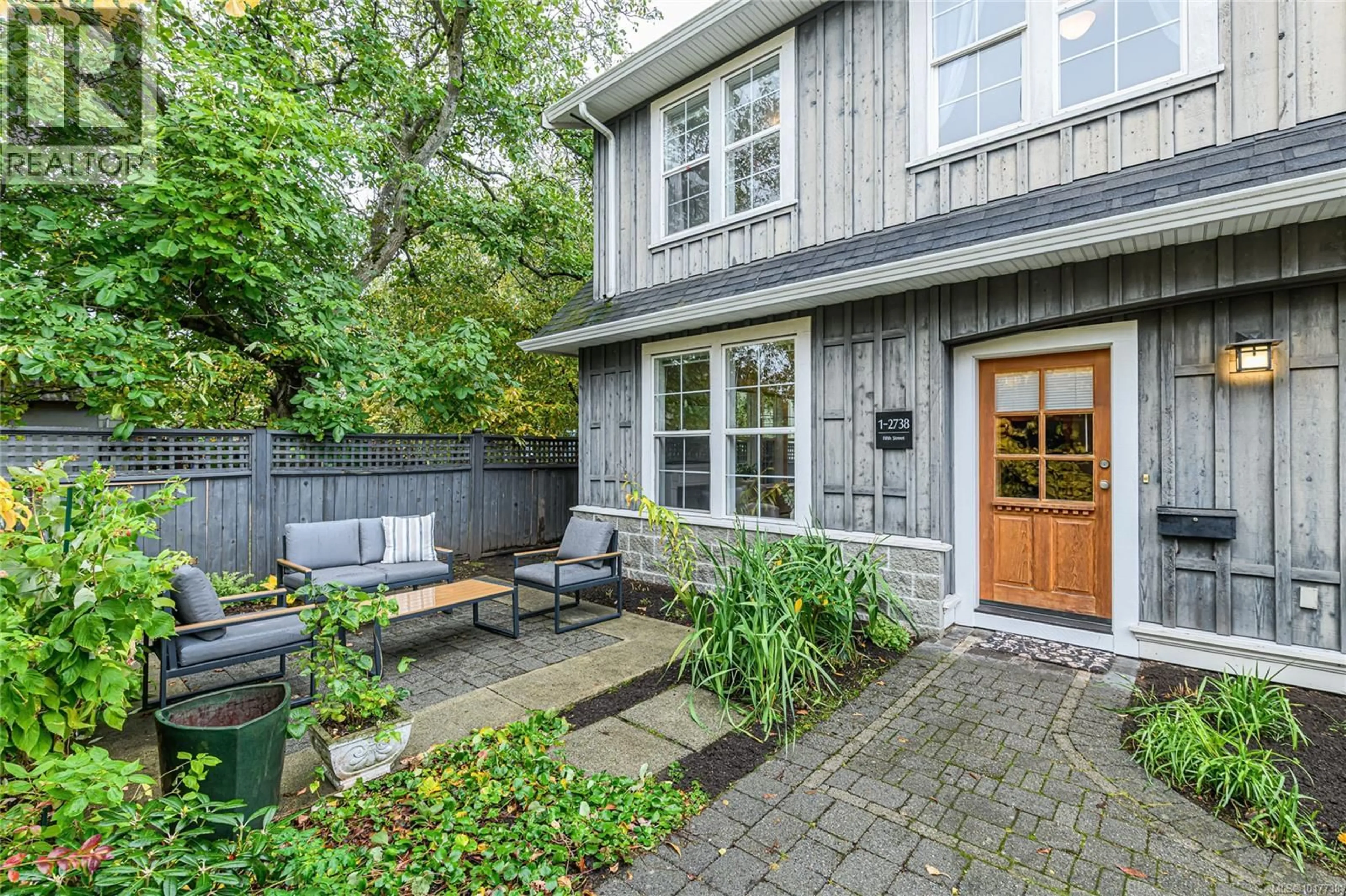 Patio, street for 1 - 2738 FIFTH STREET, Victoria British Columbia V8T4B2