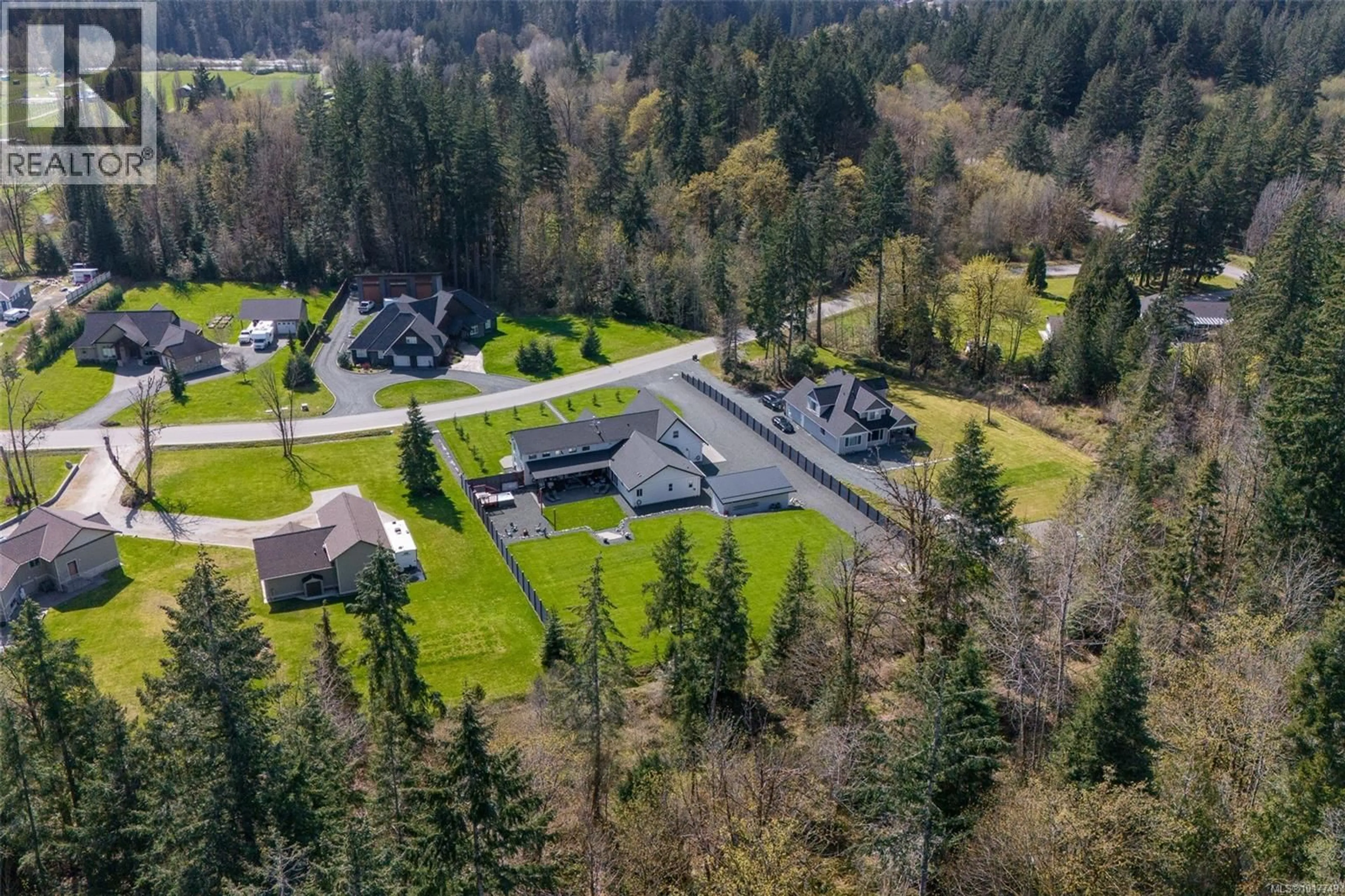 A pic from outside/outdoor area/front of a property/back of a property/a pic from drone, unknown for 6345 KAREN PLACE, Port Alberni British Columbia V9Y8K9