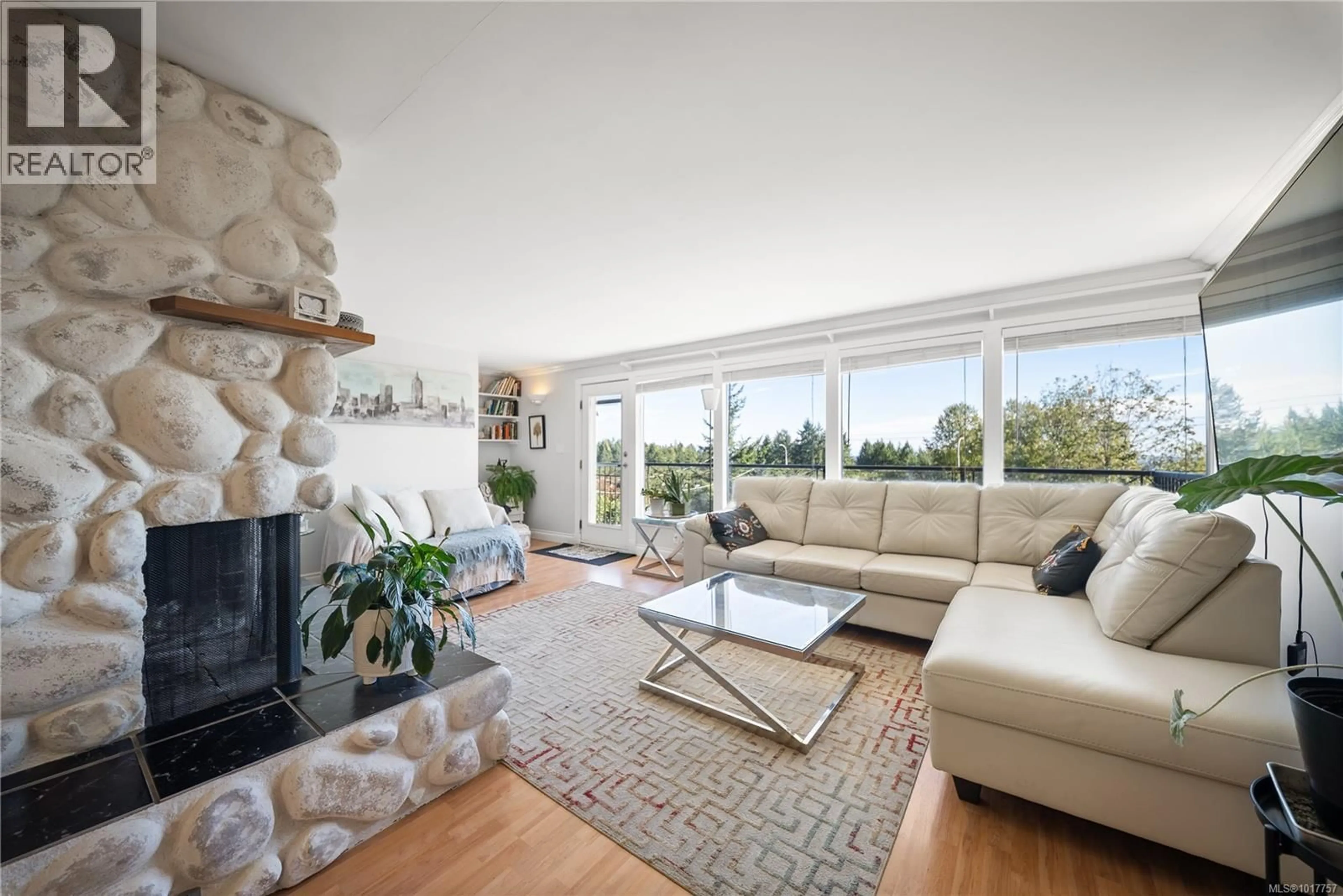 Living room with furniture, unknown for 713 DOGWOOD ROAD, Nanaimo British Columbia V9R3C2
