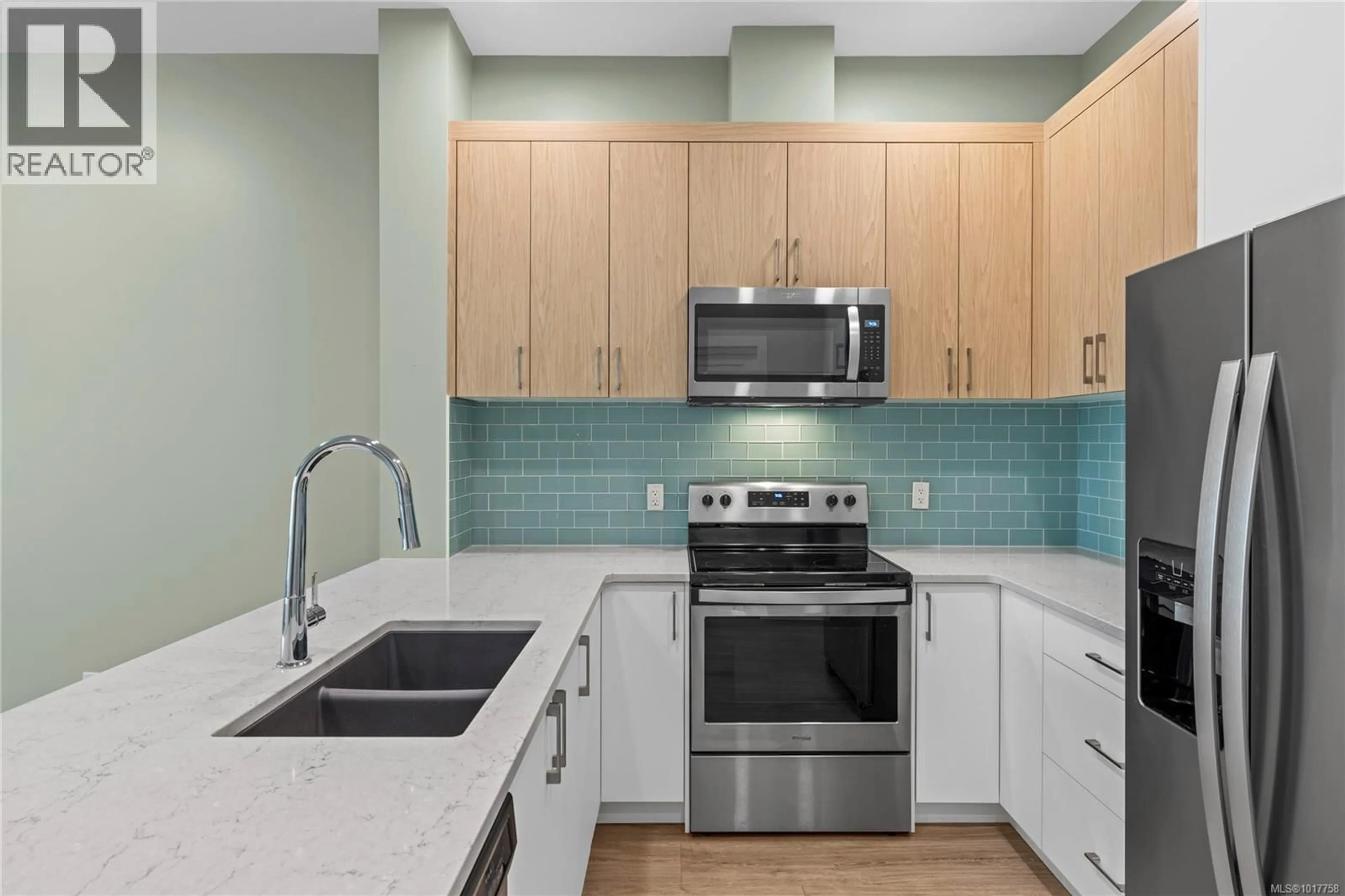 Standard kitchen, unknown for 501 - 6540 METRAL DRIVE, Nanaimo British Columbia V9L0L8