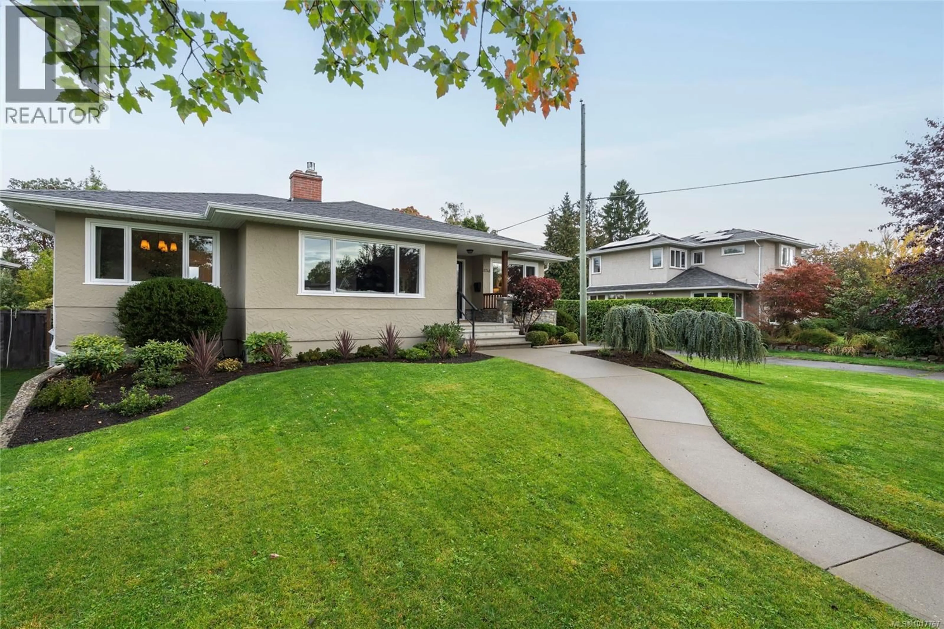 Home with vinyl exterior material, street for 2248 PACIFIC AVENUE, Oak Bay British Columbia V8R2V5