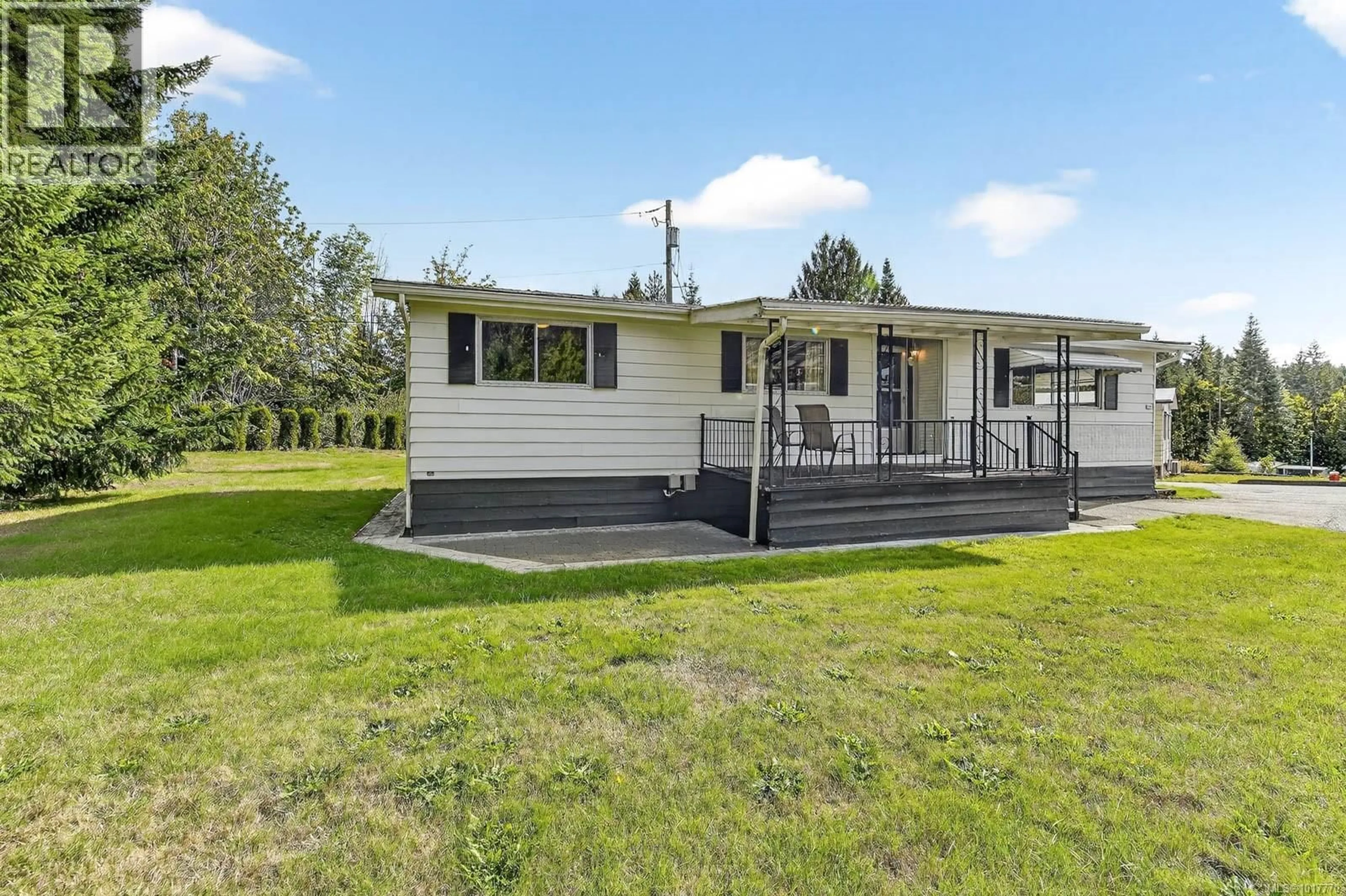 A pic from outside/outdoor area/front of a property/back of a property/a pic from drone, street for 16 - 4935 BROUGHTON STREET, Port Alberni British Columbia V9Y8G7