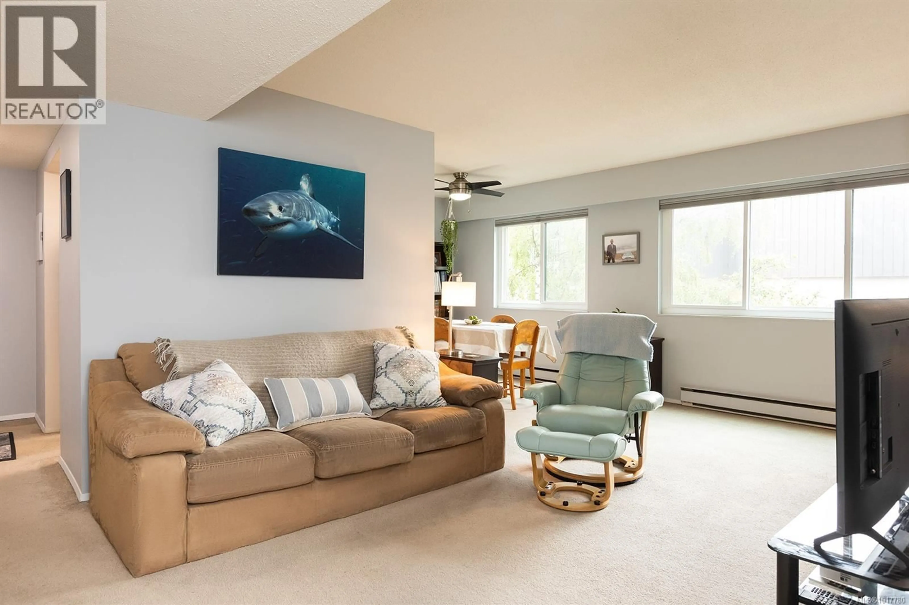 Living room with furniture, unknown for 305 - 1151 OSCAR STREET, Victoria British Columbia V8V2X5