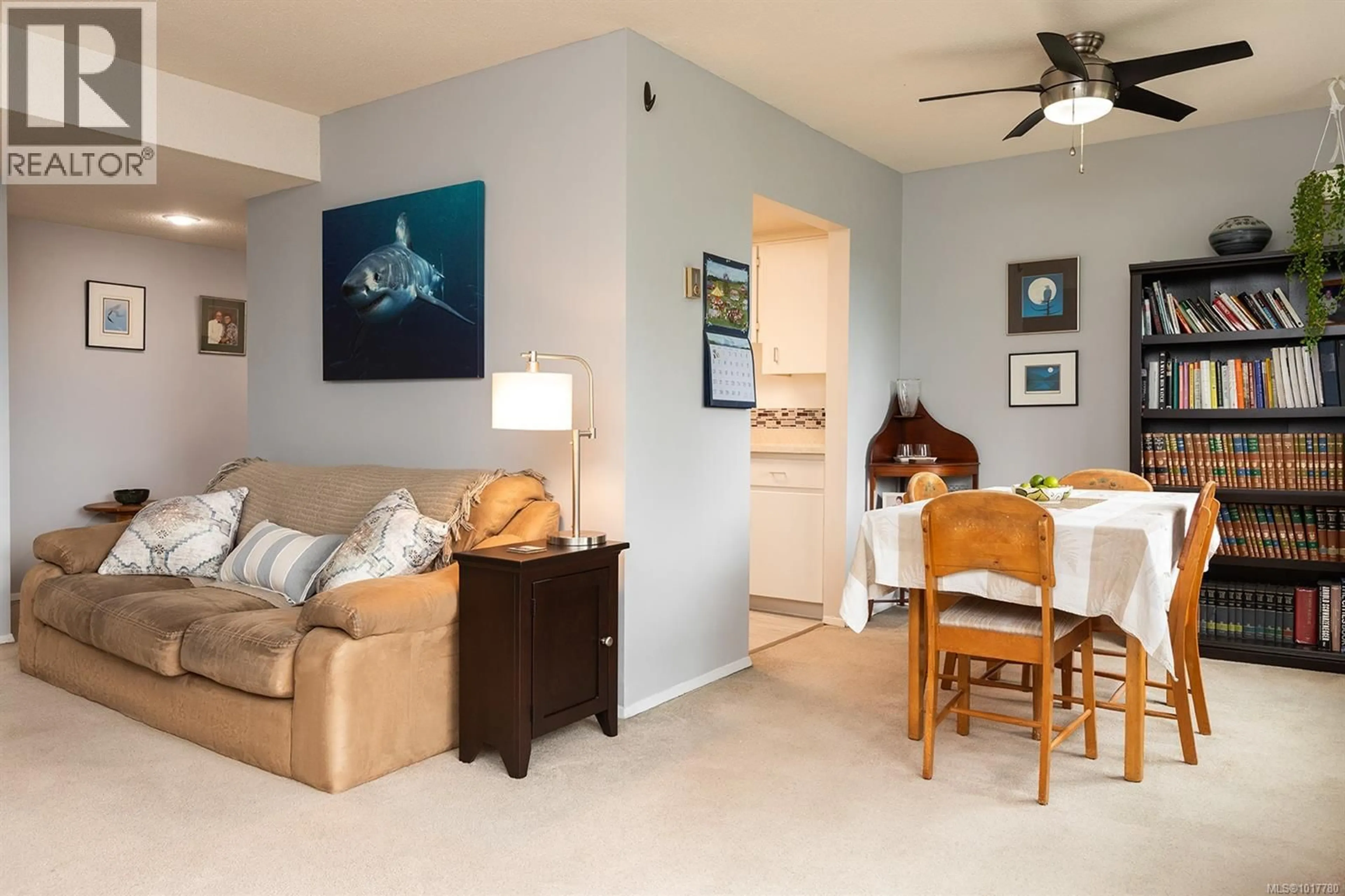 Living room with furniture, unknown for 305 - 1151 OSCAR STREET, Victoria British Columbia V8V2X5