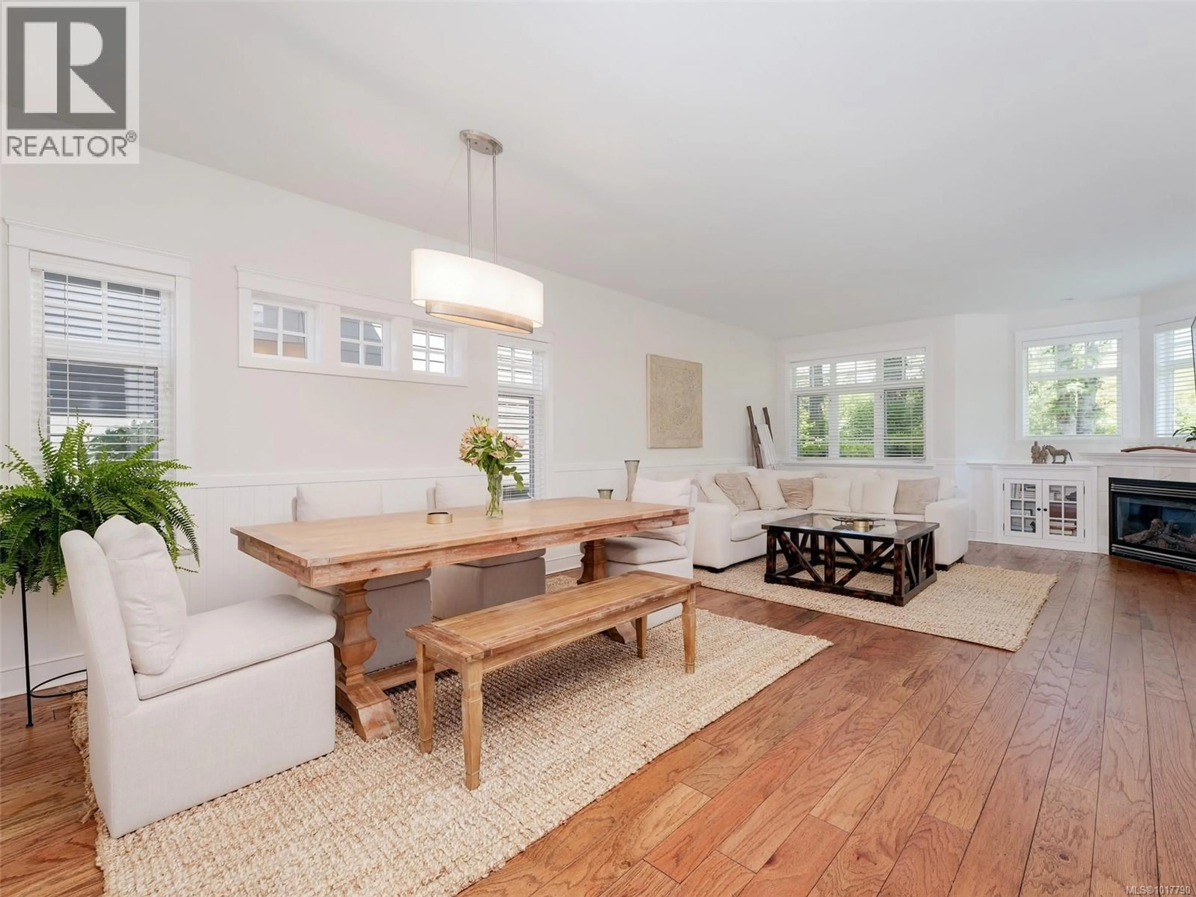Living room with furniture, wood/laminate floor for 569 CASELTON PLACE, Saanich British Columbia V8Z7Y5