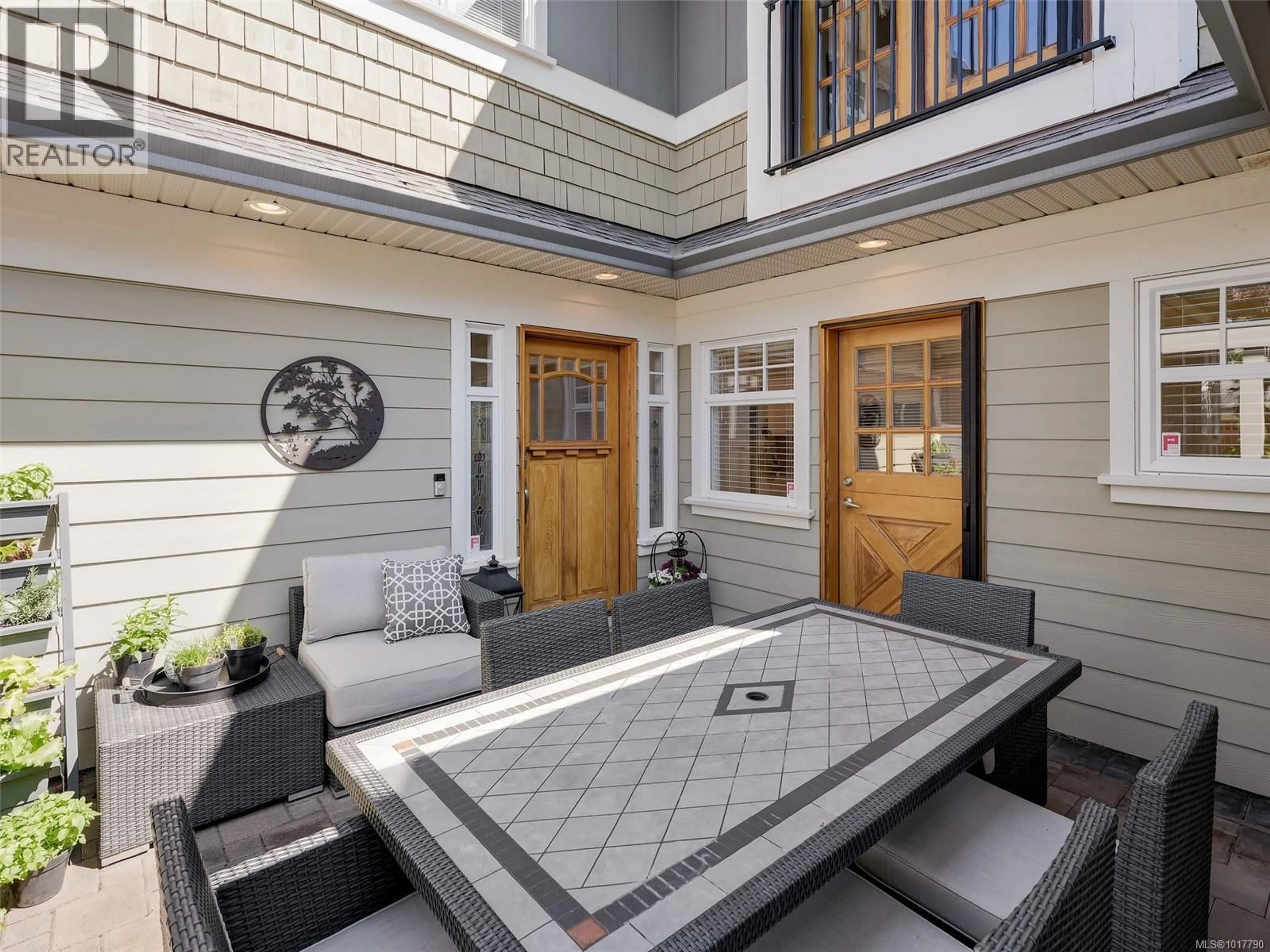 Patio, street for 569 CASELTON PLACE, Saanich British Columbia V8Z7Y5