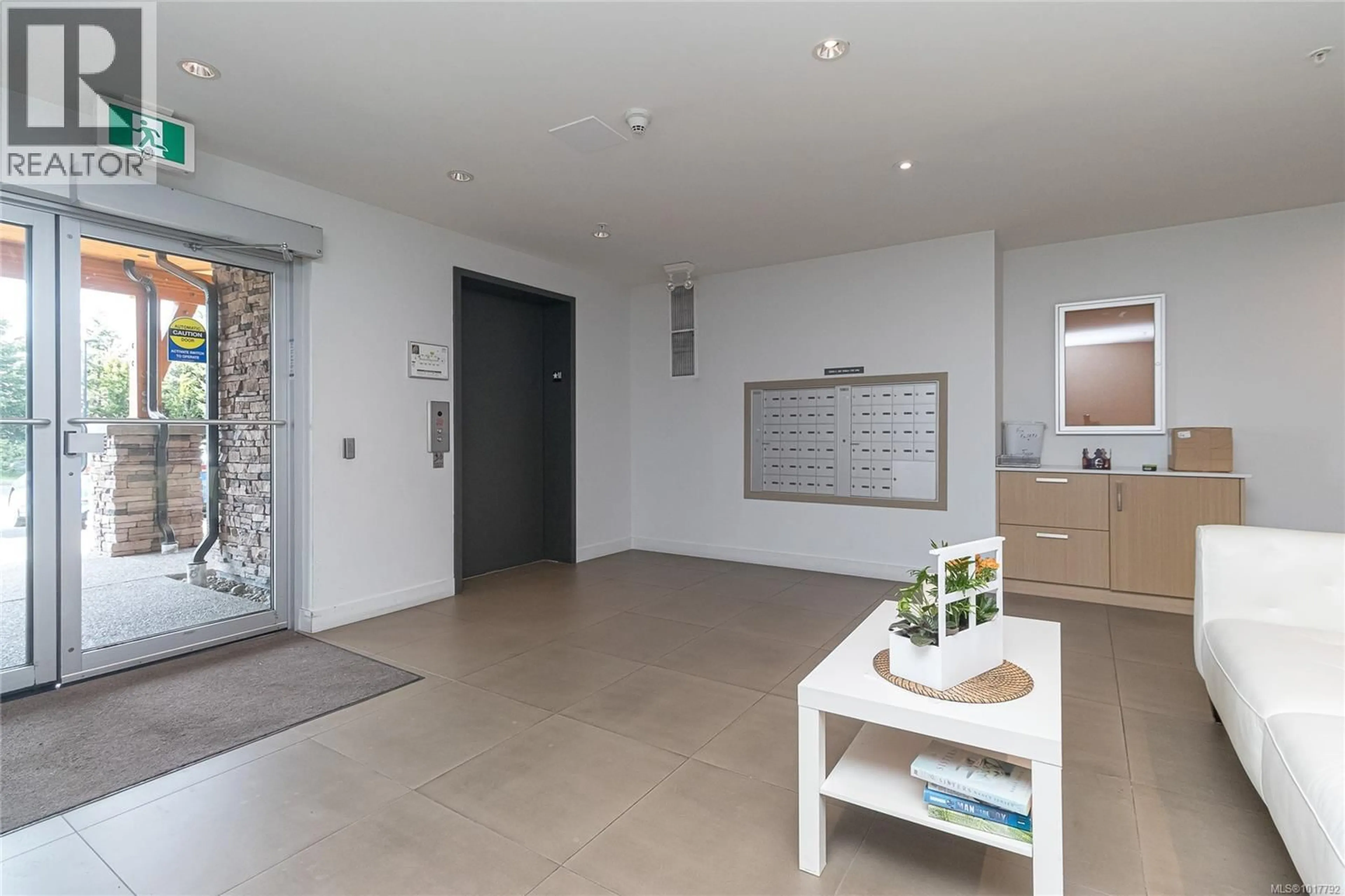 Indoor foyer for 201 - 290 WILFERT ROAD, View Royal British Columbia V9C0H6