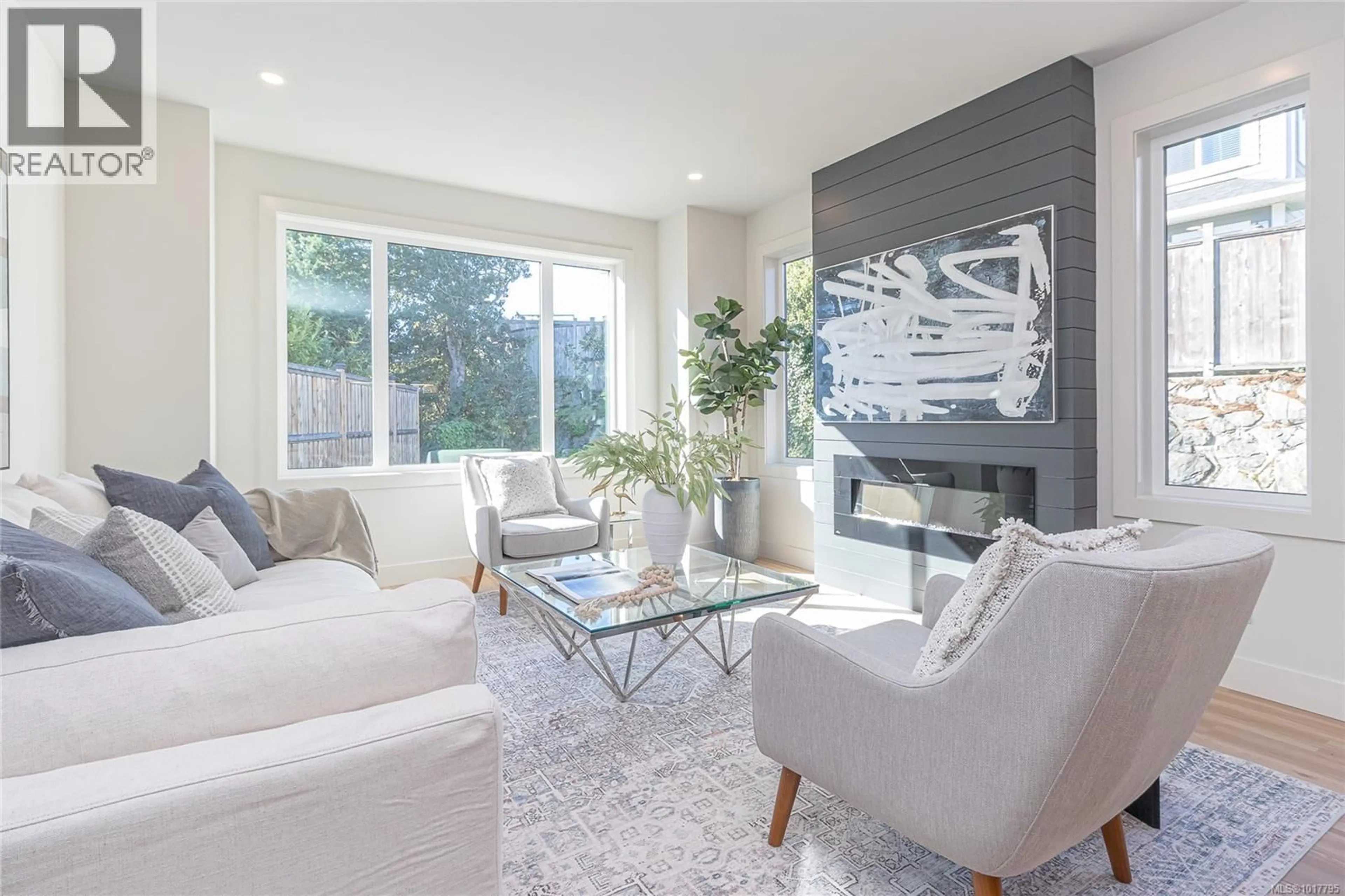 Living room with furniture, unknown for 658 WISTERIA RIDGE, Langford British Columbia V9B3N4