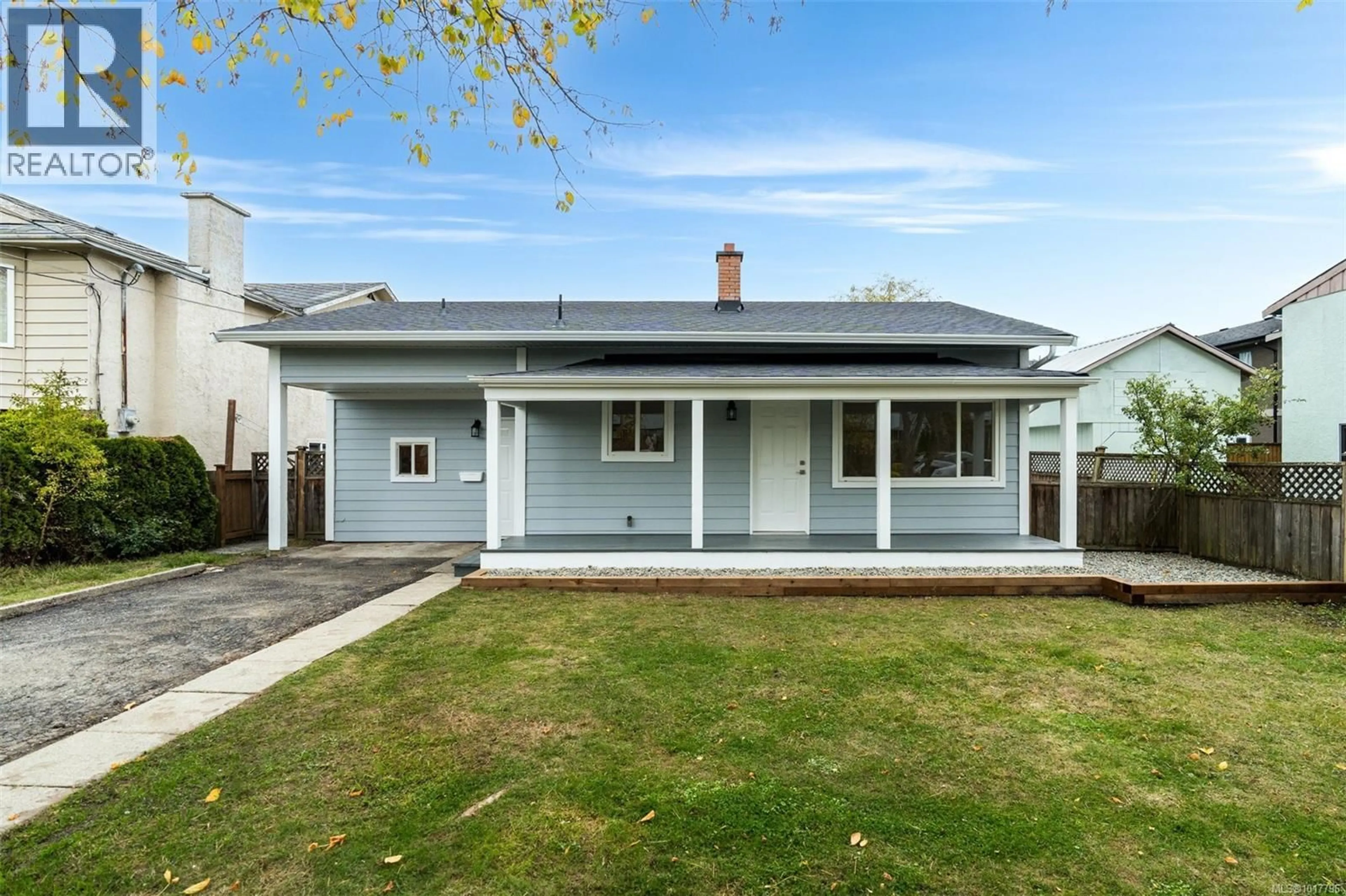 A pic from outside/outdoor area/front of a property/back of a property/a pic from drone, street for 9617 FOURTH STREET, Sidney British Columbia V8L2Y5