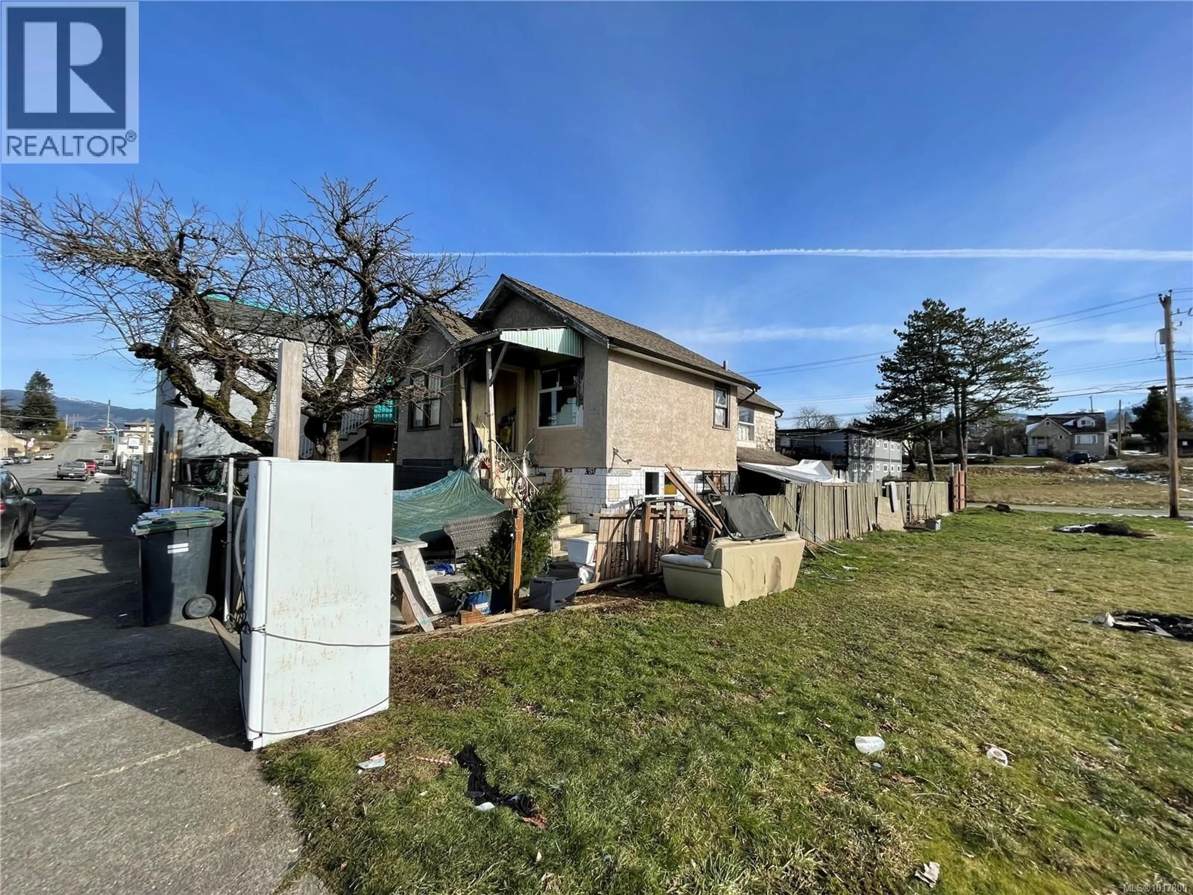 A pic from outside/outdoor area/front of a property/back of a property/a pic from drone, street for 3623 4TH AVENUE, Port Alberni British Columbia V9Y4H5