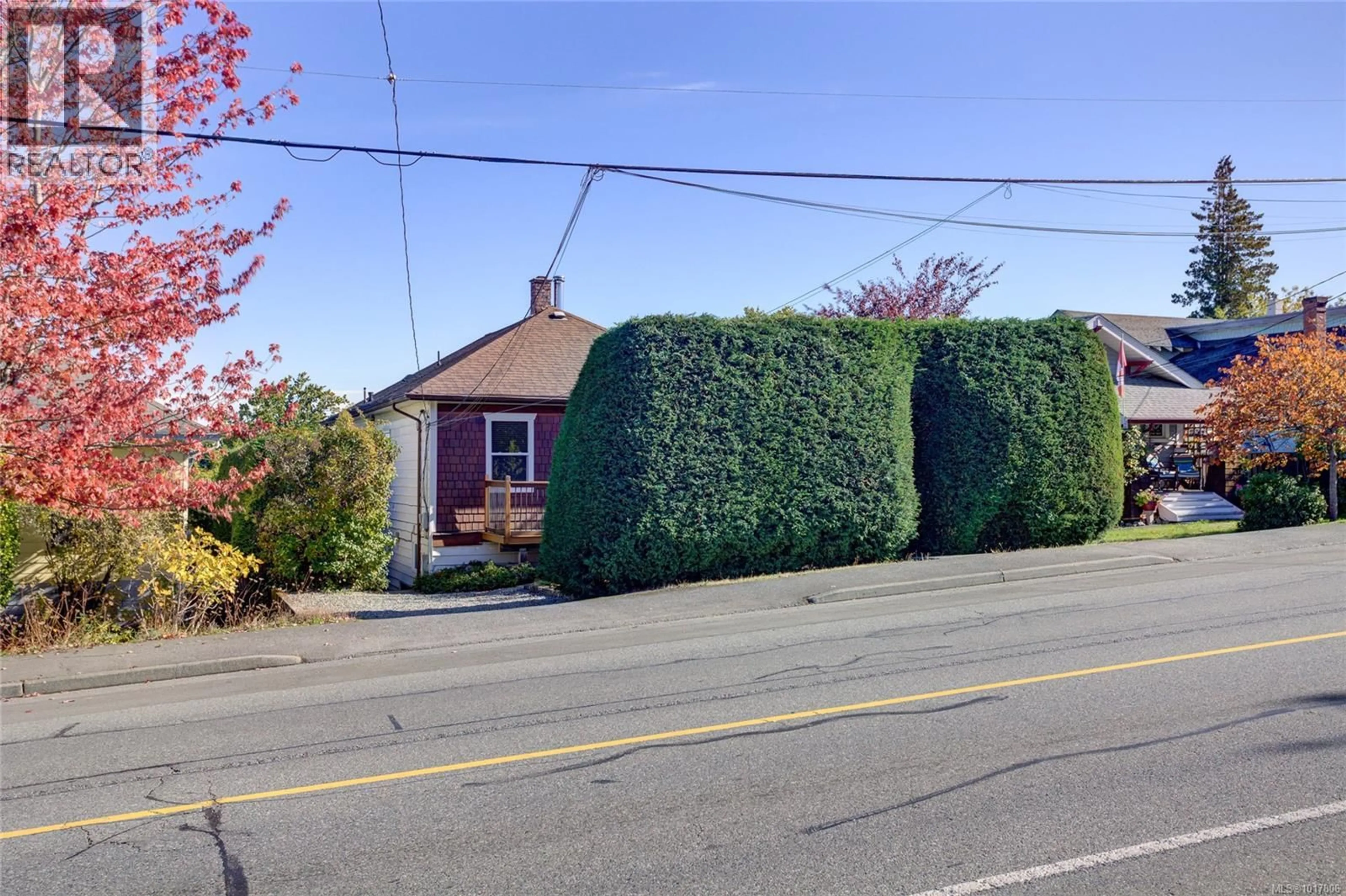 A pic from outside/outdoor area/front of a property/back of a property/a pic from drone, street for 58 PINE STREET, Nanaimo British Columbia V9R2B2