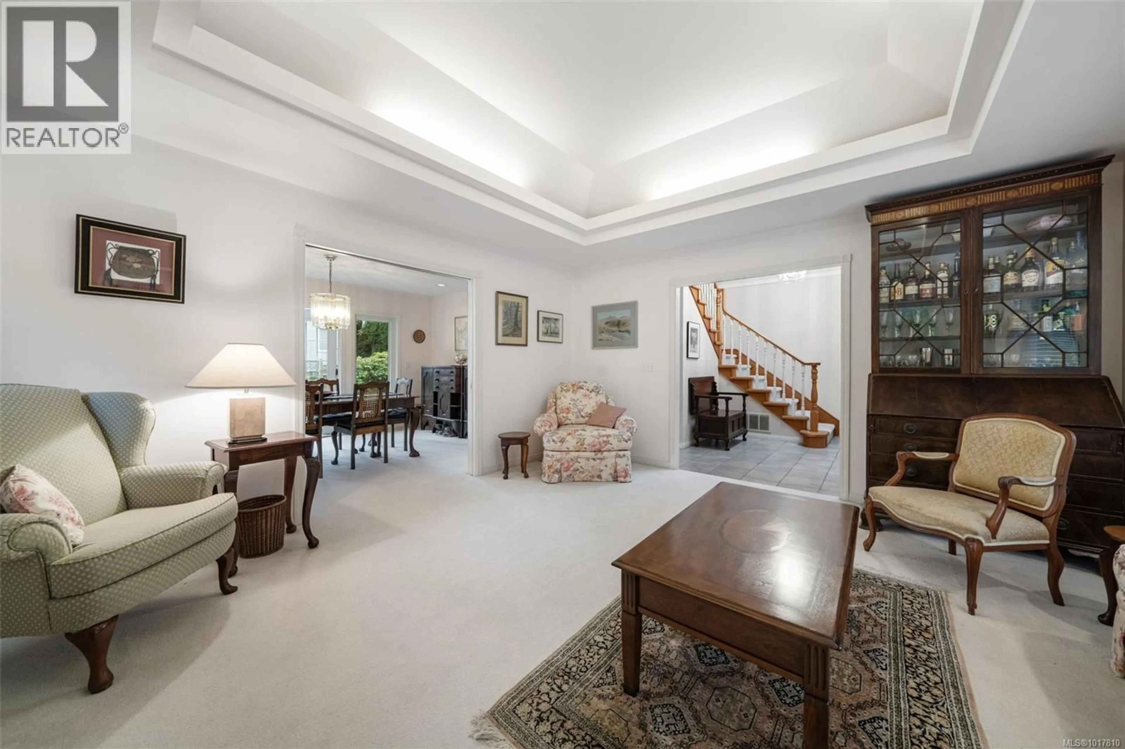 Indoor foyer for 1741 BARRIE ROAD, Saanich British Columbia V8N2W4