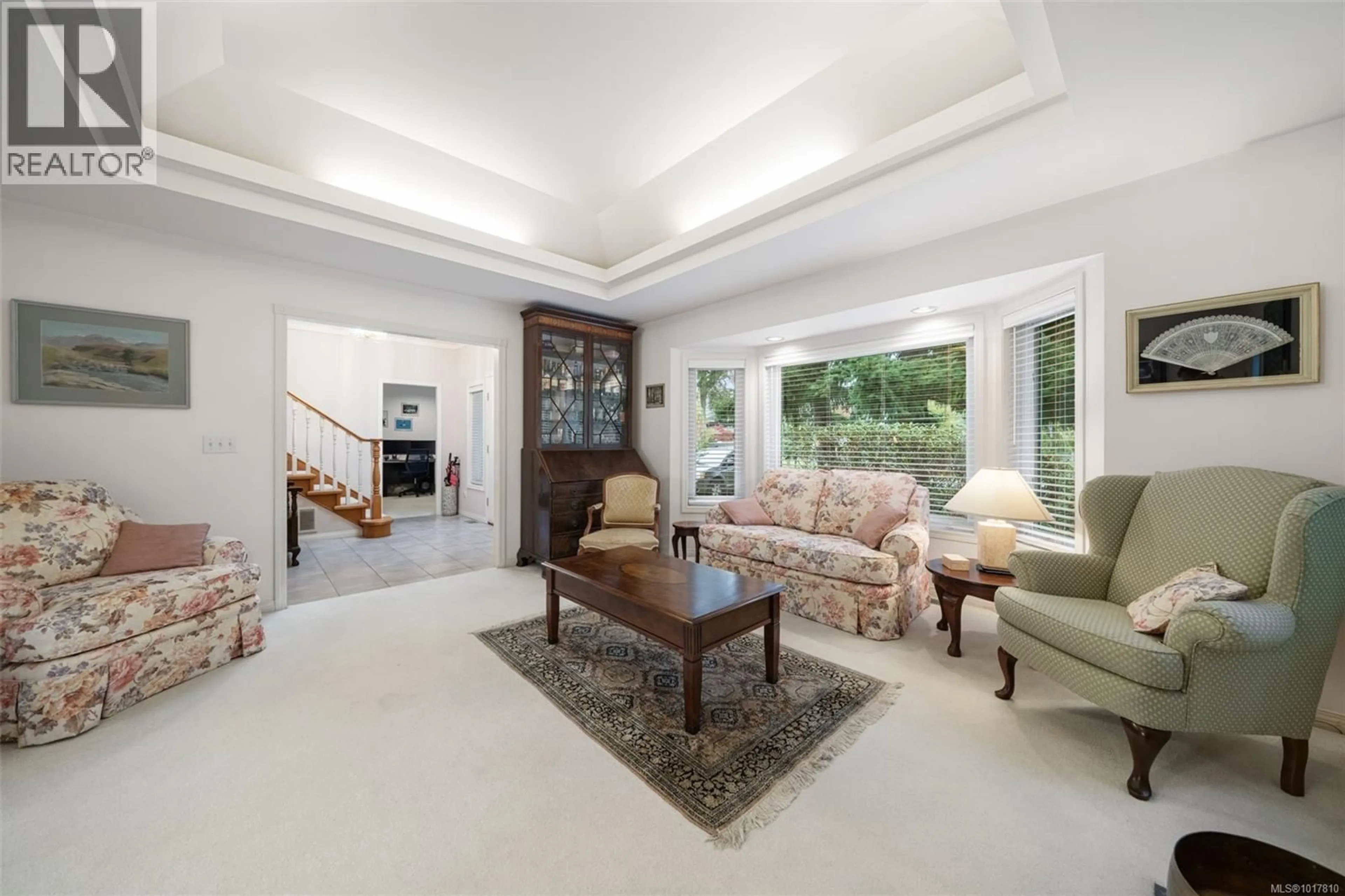 Living room with furniture, unknown for 1741 BARRIE ROAD, Saanich British Columbia V8N2W4