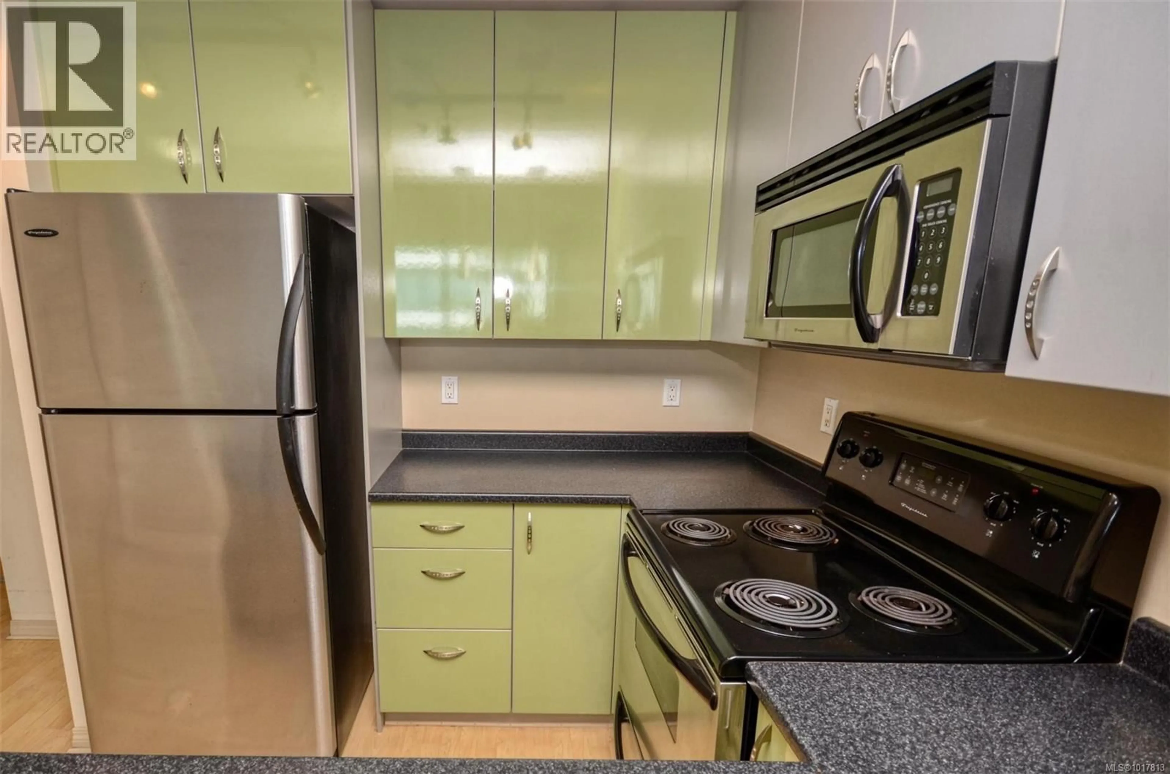 Standard kitchen, unknown for 601 - 860 VIEW STREET, Victoria British Columbia V8W3Z8