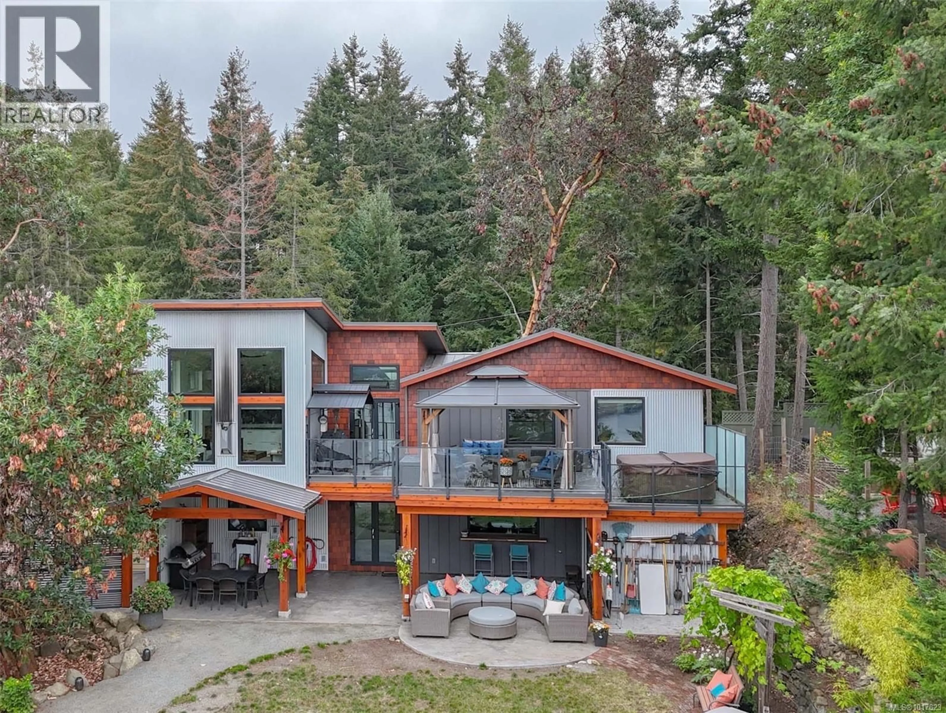 A pic from outside/outdoor area/front of a property/back of a property/a pic from drone, unknown for 1322 HARRISON WAY, Gabriola Island British Columbia V0R1X2