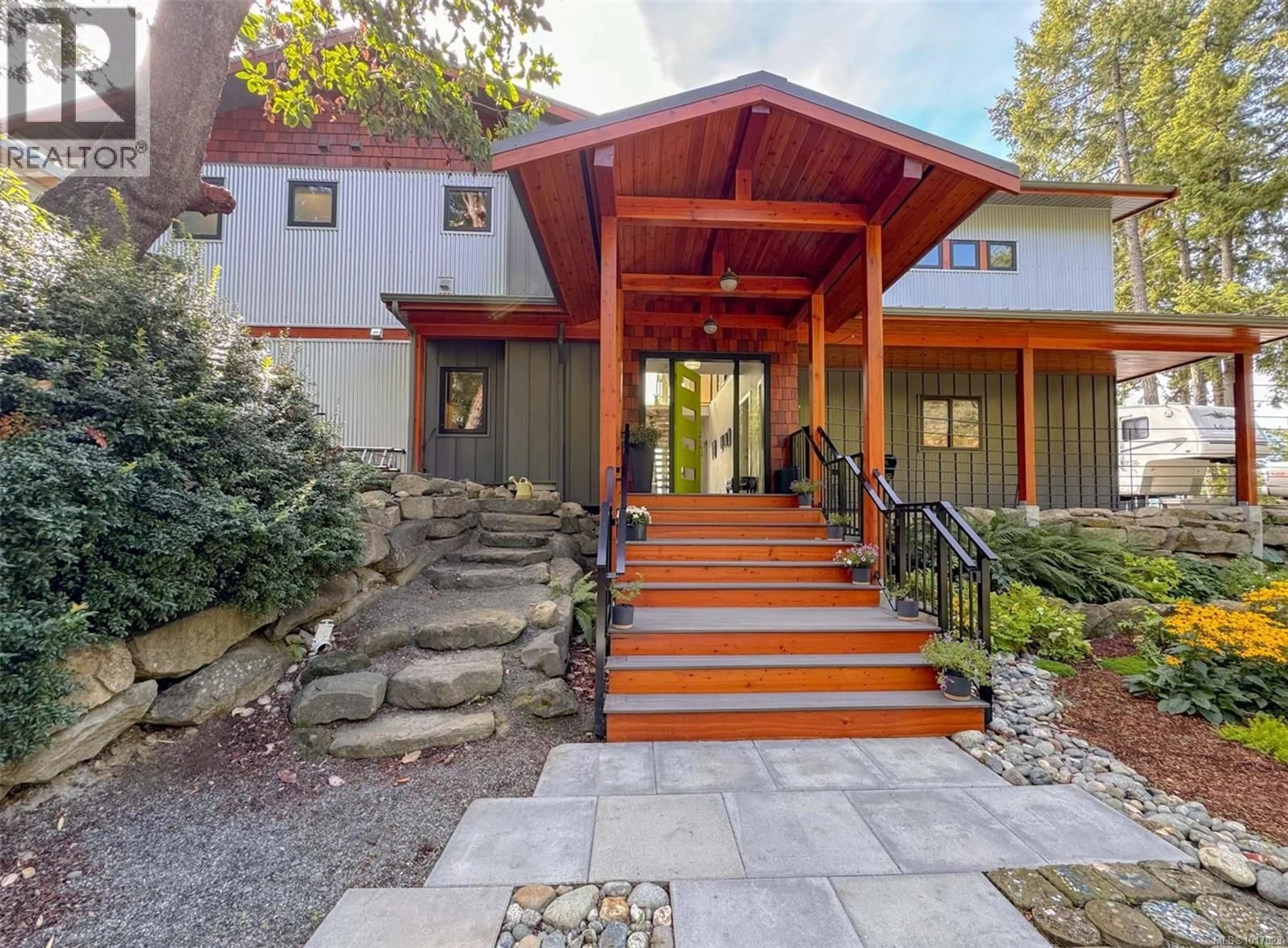 Indoor entryway for 1322 HARRISON WAY, Gabriola Island British Columbia V0R1X2