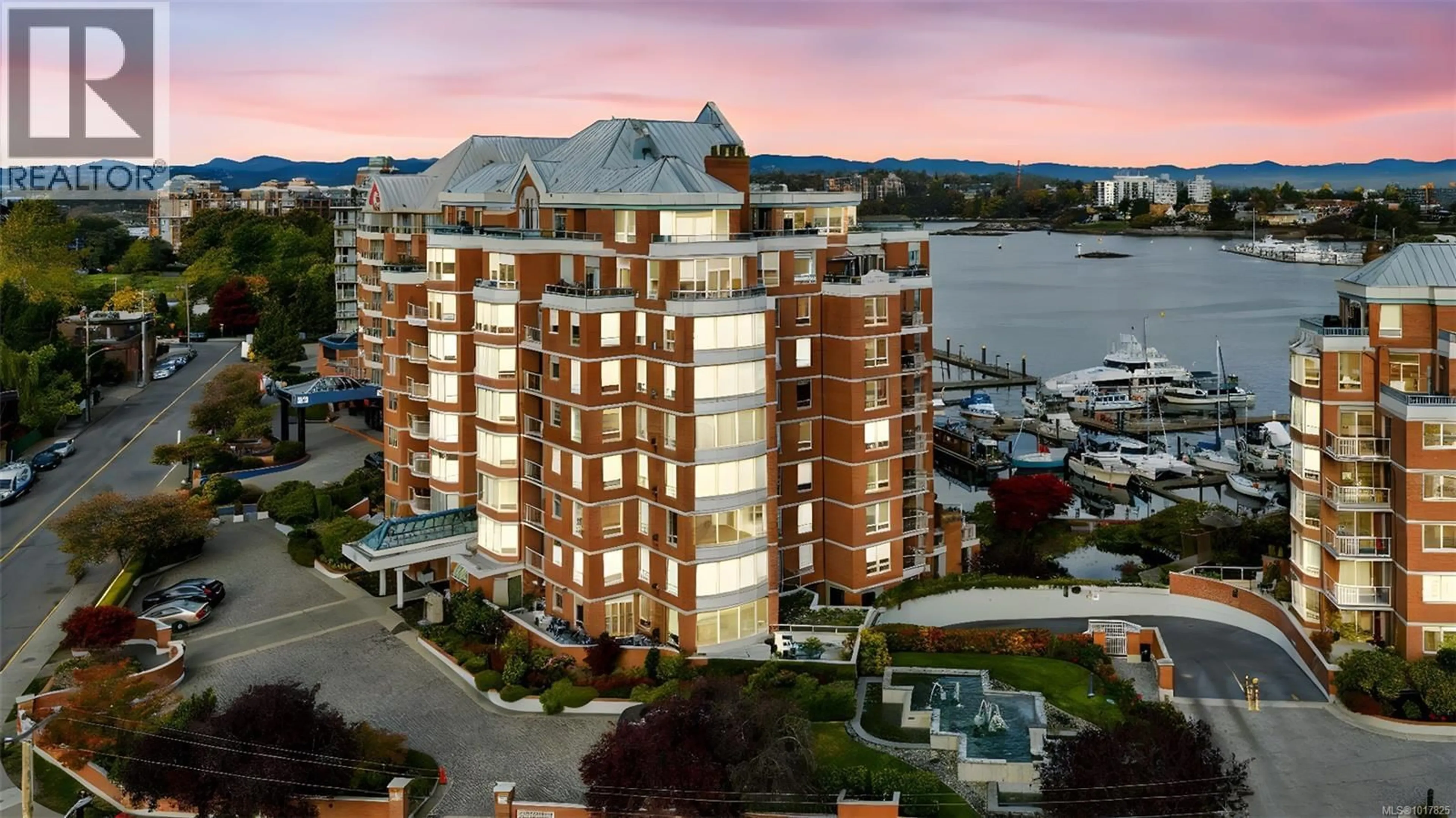 A pic from outside/outdoor area/front of a property/back of a property/a pic from drone, unknown for 504 - 630 MONTREAL STREET, Victoria British Columbia V8V4Y2