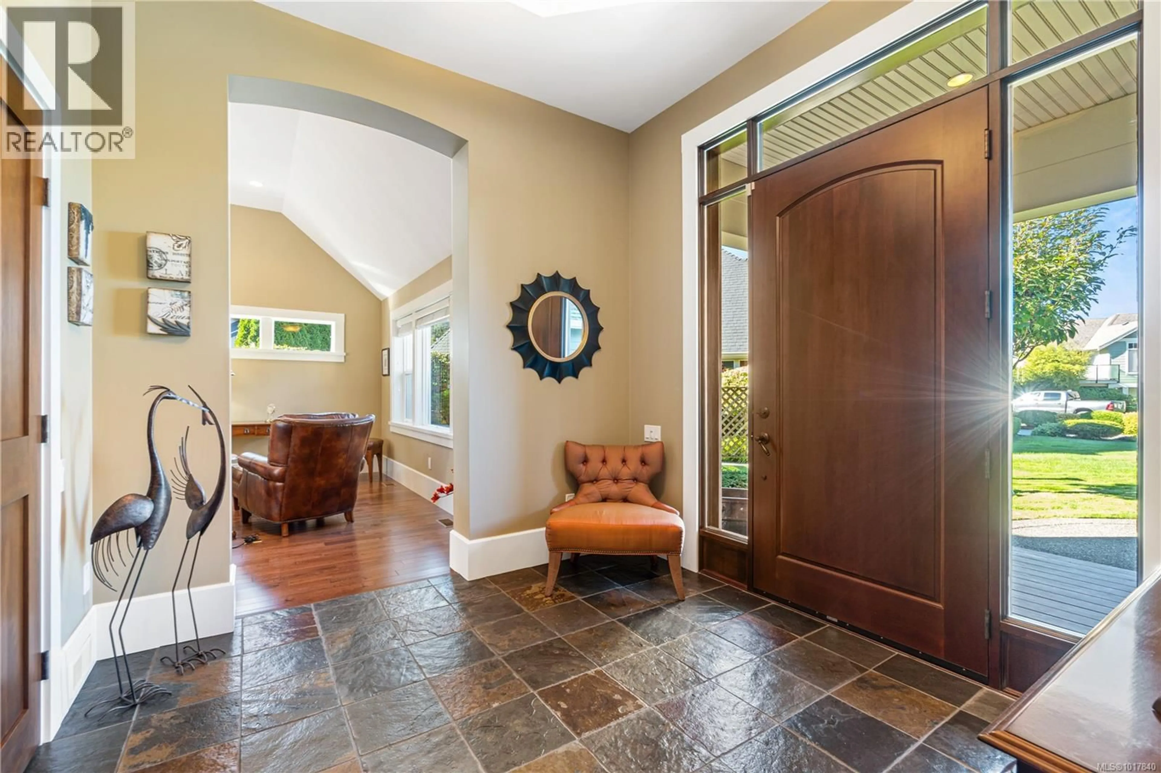 Indoor entryway for 689 ABERNATHY PLACE, Parksville British Columbia V9P2Y9