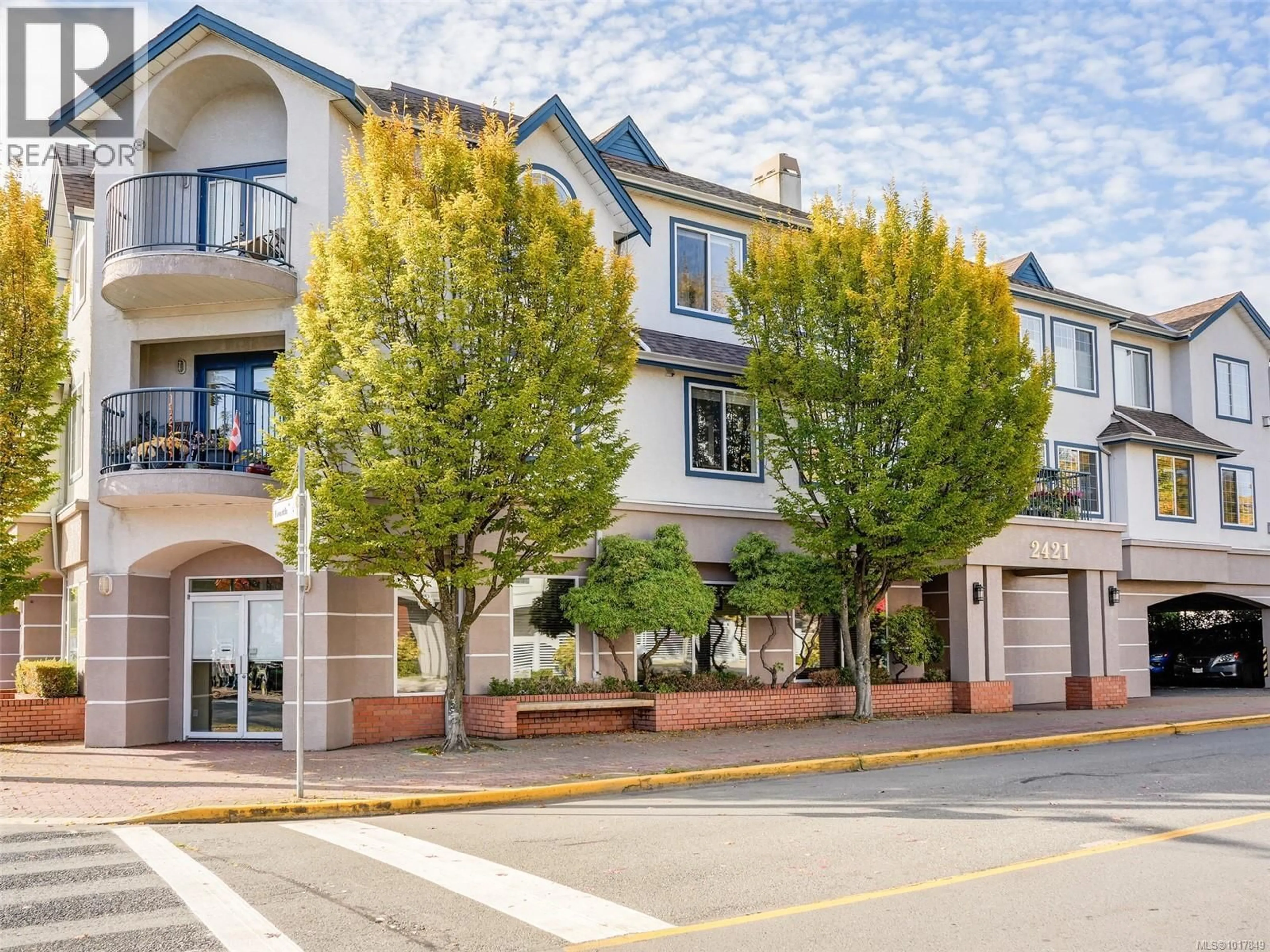 Patio, street for 201 - 2421 SIDNEY AVENUE, Sidney British Columbia V8L1Y8