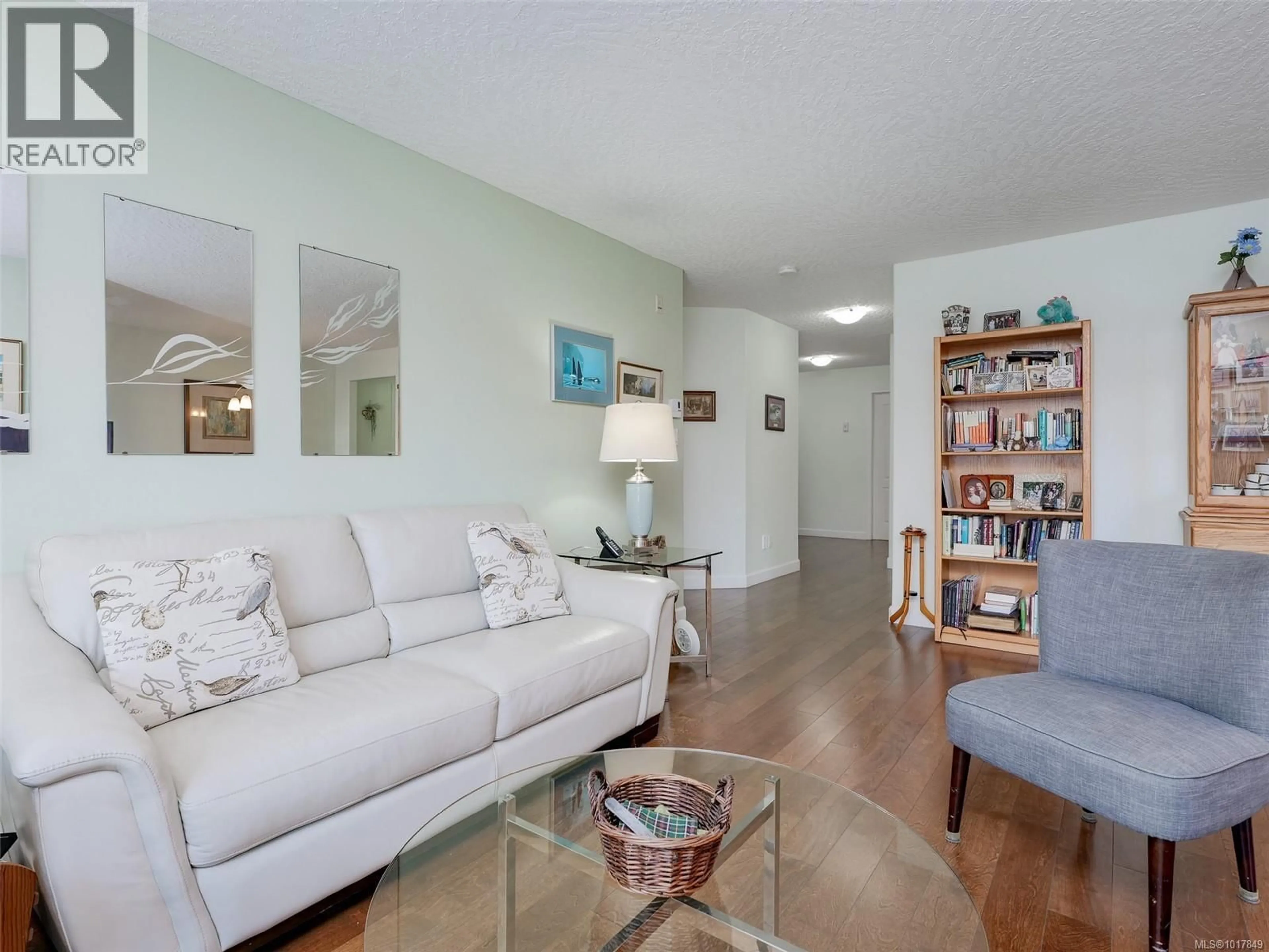 Living room with furniture, unknown for 201 - 2421 SIDNEY AVENUE, Sidney British Columbia V8L1Y8