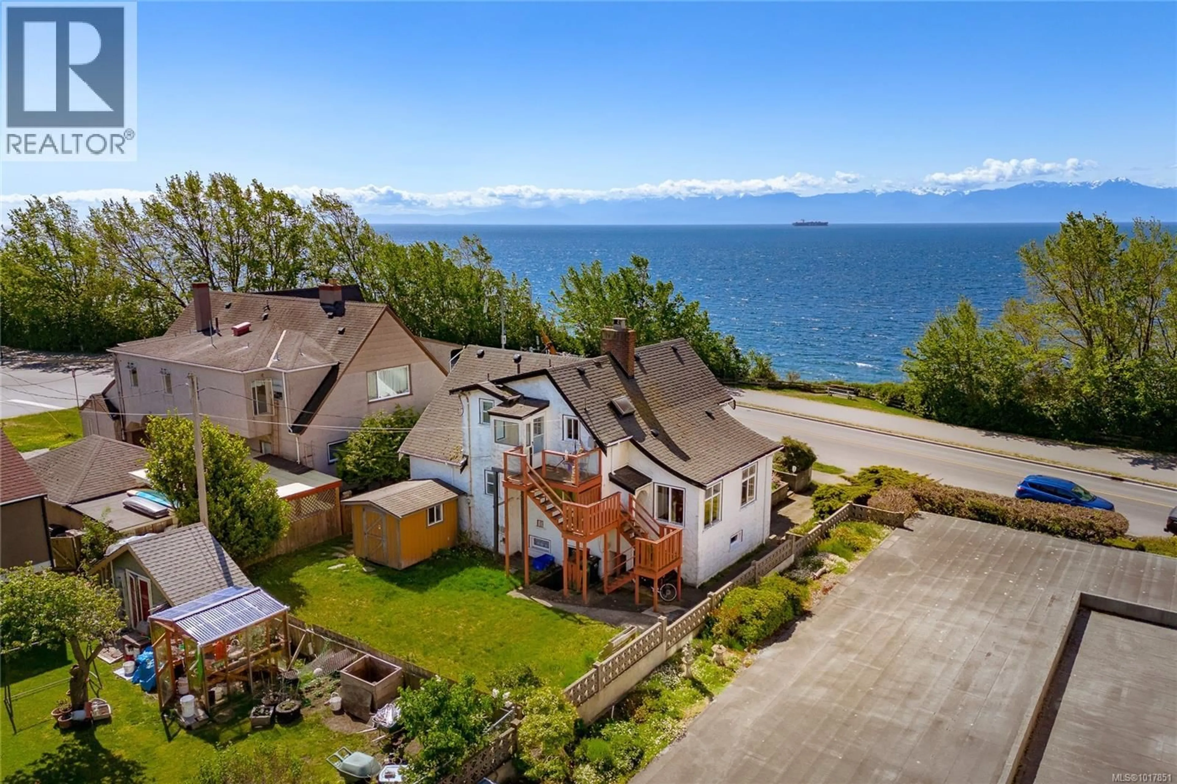 A pic from outside/outdoor area/front of a property/back of a property/a pic from drone, water/lake/river/ocean view for 690 DALLAS ROAD, Victoria British Columbia V8V1B7