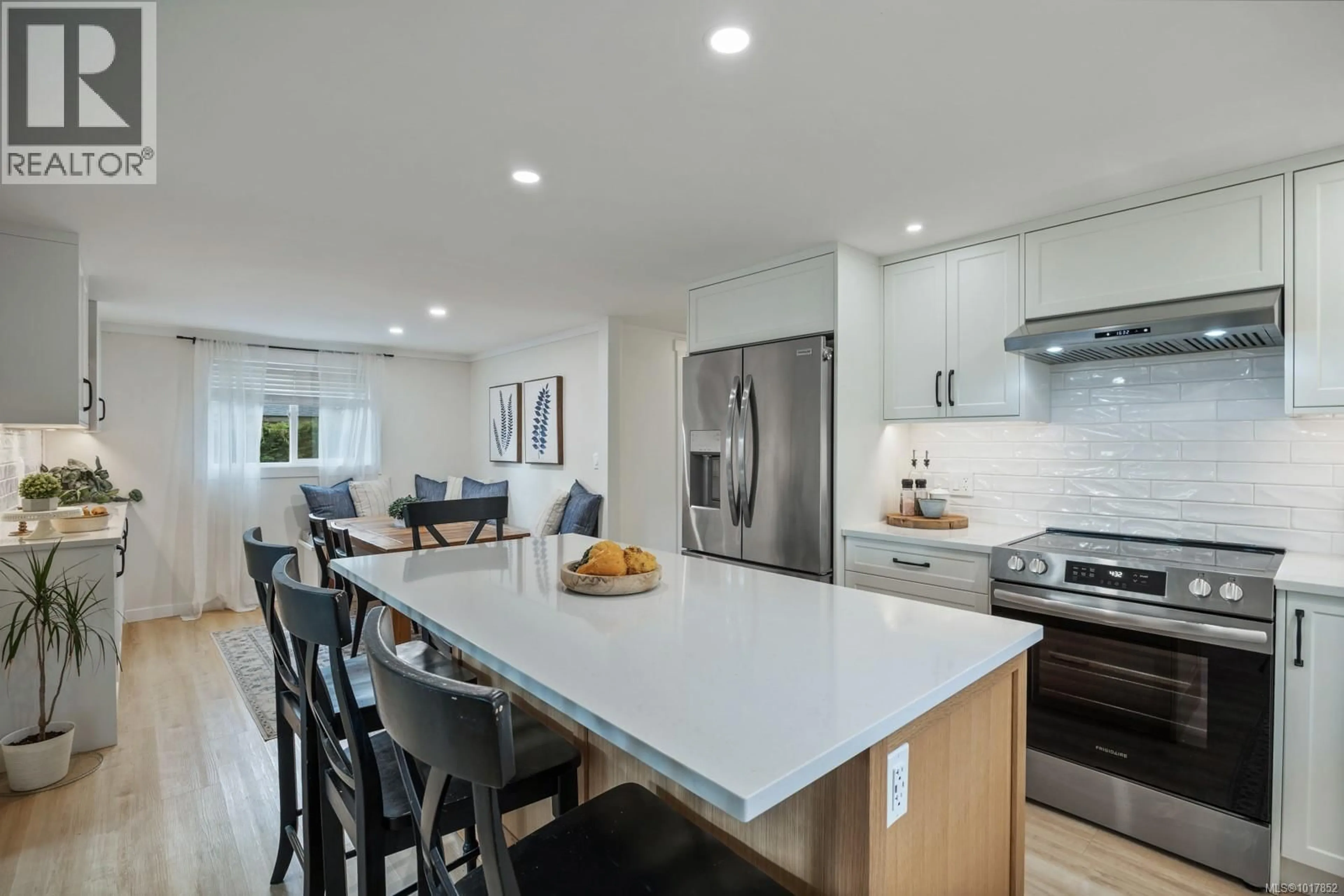 Open concept kitchen, ceramic/tile floor for 1314 DOCLIDDLE ROAD, Comox British Columbia V9M2P9